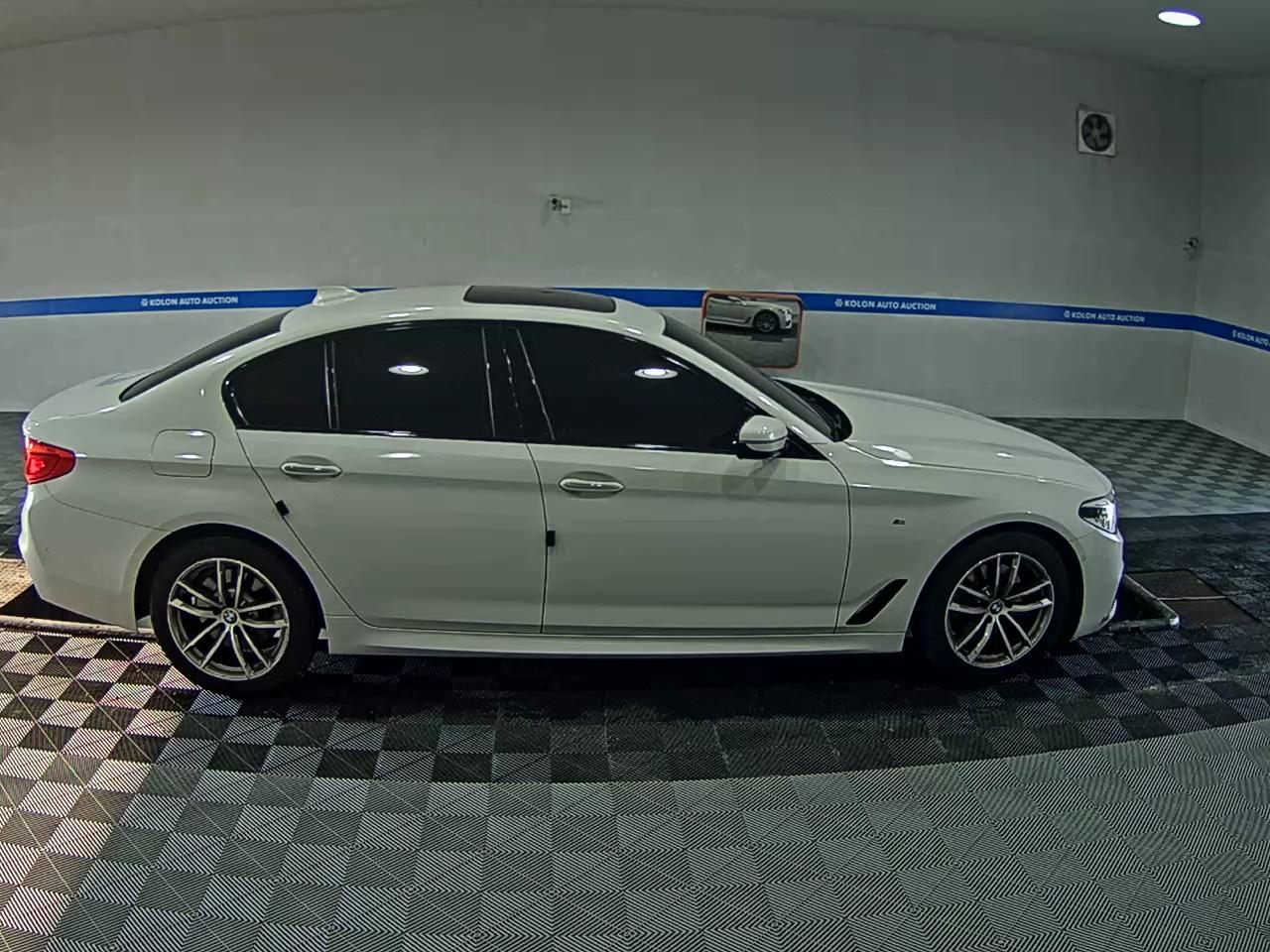 بي إم دبليو 5 Series (7Th Gen) 520D M Sport Pack 2017 SPORT
