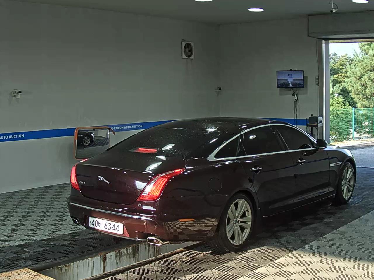 جاكوار Xj (8Th Gen) 5.0 Lwb بريميوم لكجري 2010 بريميوم فاخر