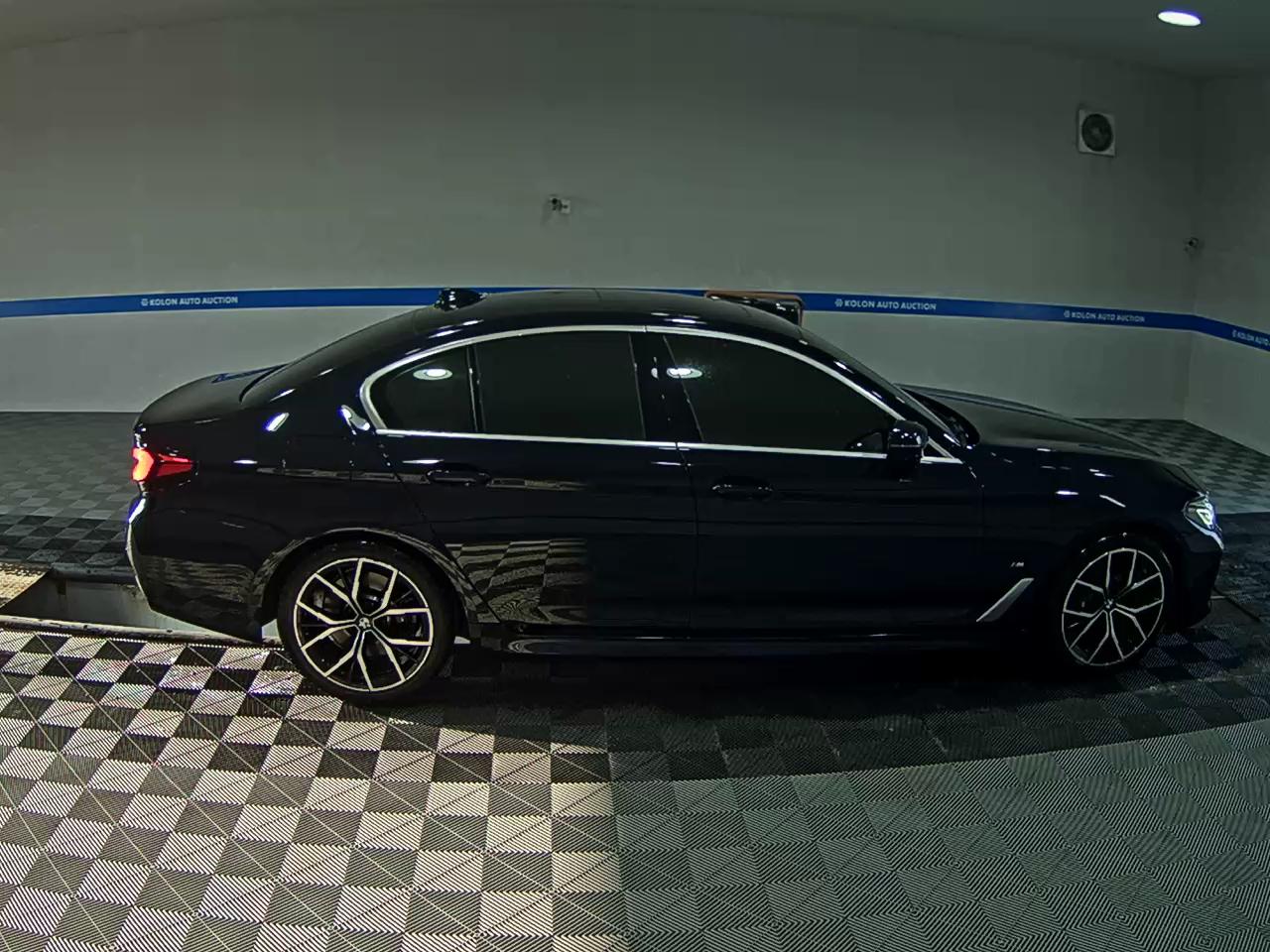 بي إم دبليو 5 Series (7Th Gen) 530I إكس درايف M Sport Pack 2021 SPORT