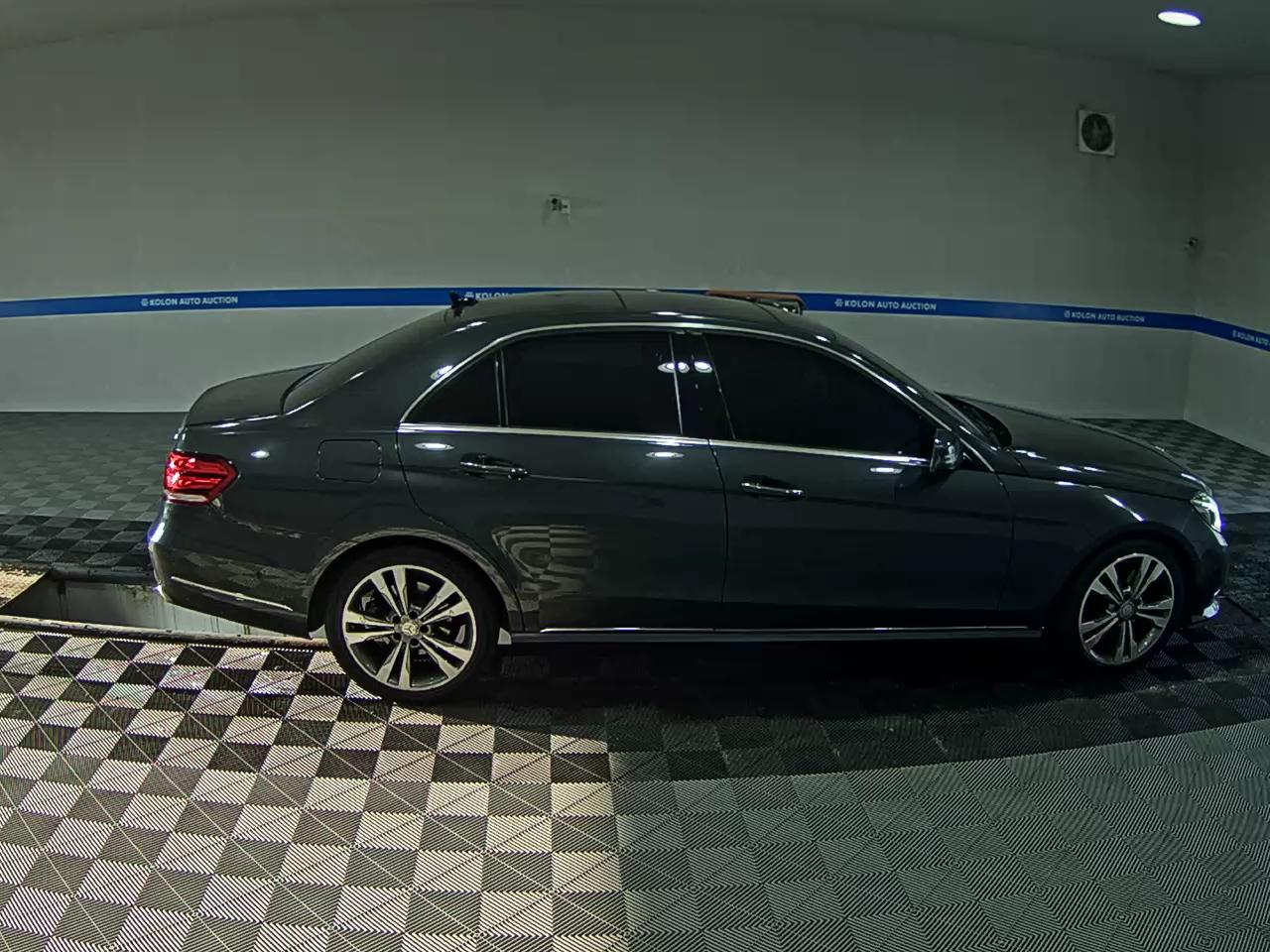 مرسيدس بنز E Class (4Th Gen) E300 فورماتيك Avantgarde 2016 4MATIC