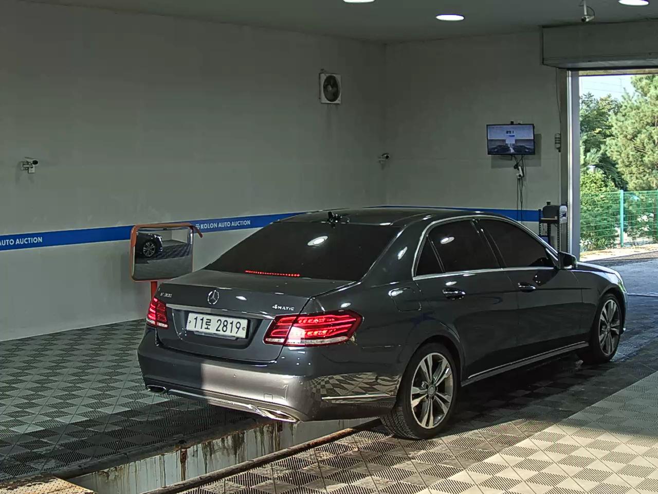مرسيدس بنز E Class (4Th Gen) E300 فورماتيك Avantgarde 2016 4MATIC