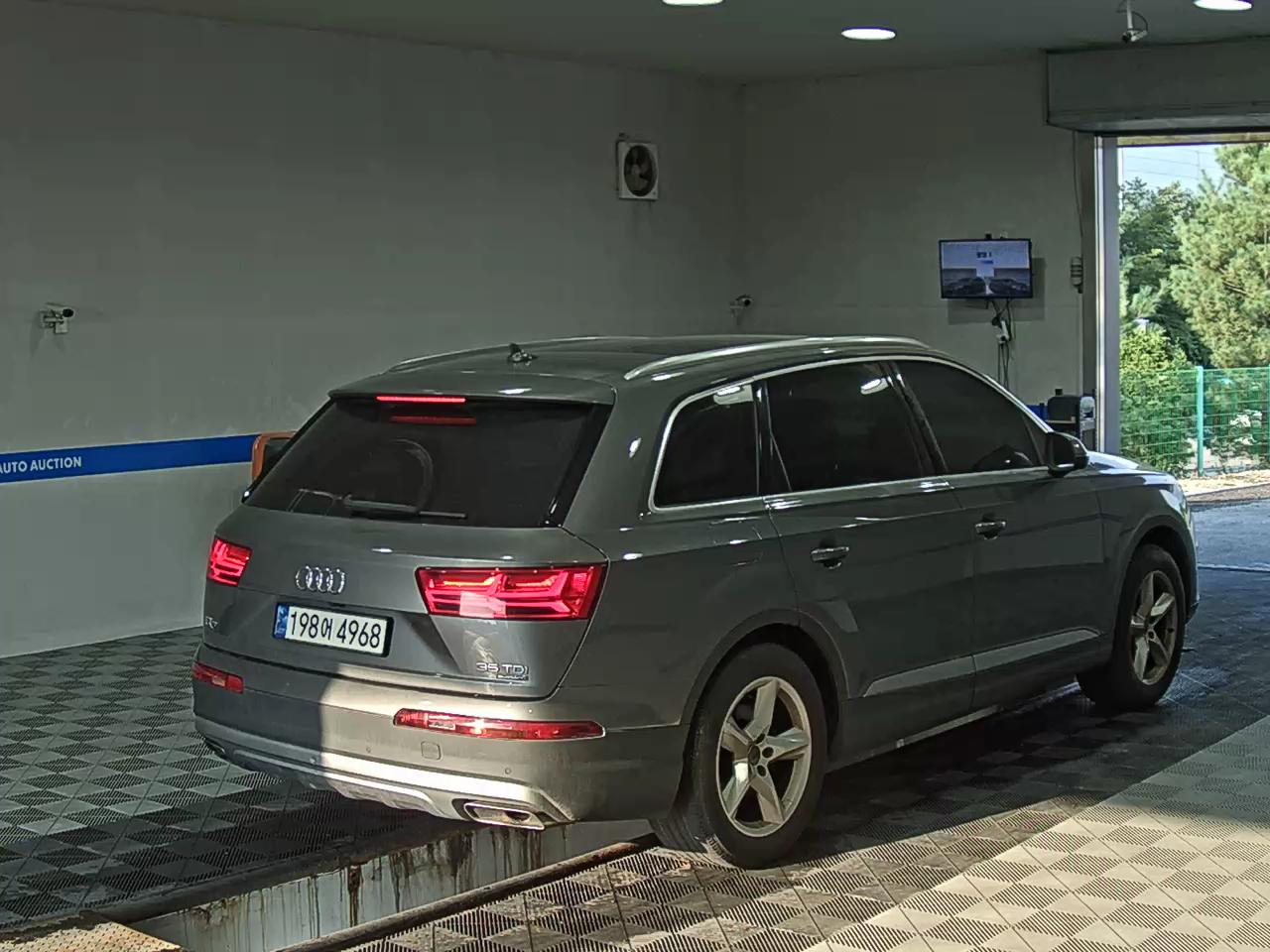 أودي كيو 7 (2Nd Gen) 35 TDI كواترو Comfort 2016