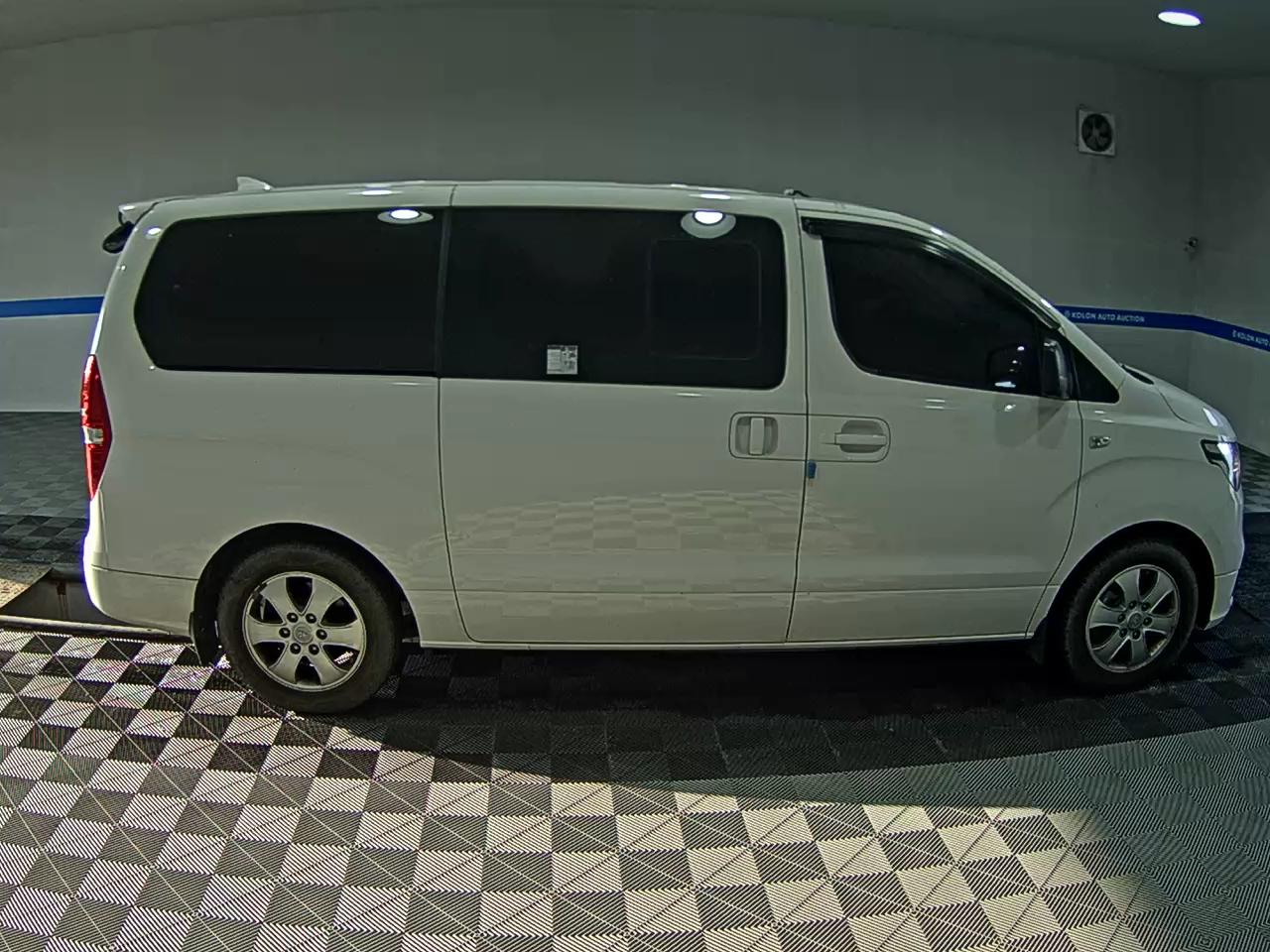 هيونداي الجديد جراند ستاركس 12 Seater ديزل مودرن 2018 MODERN
