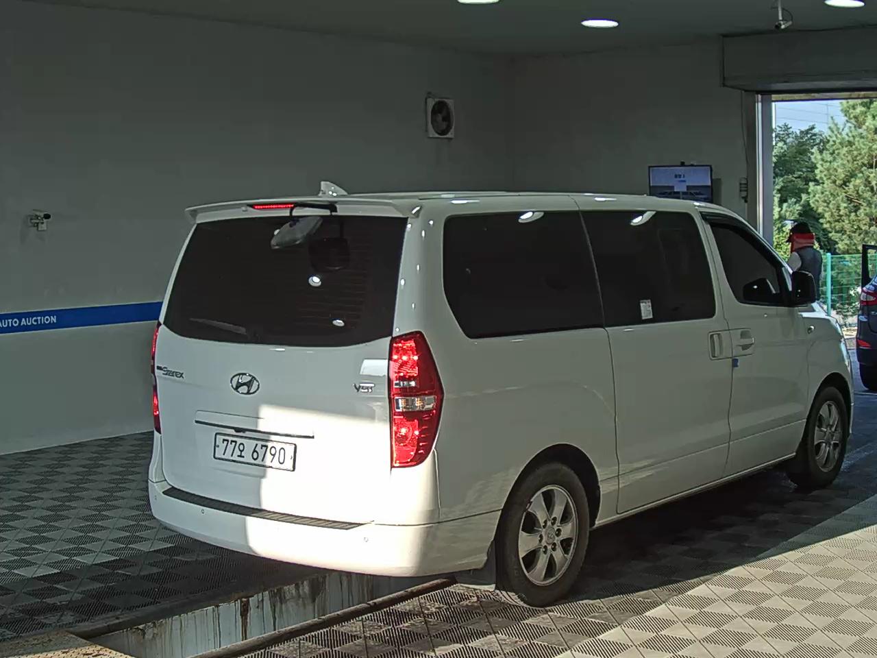 هيونداي الجديد جراند ستاركس 12 Seater ديزل مودرن 2018 MODERN
