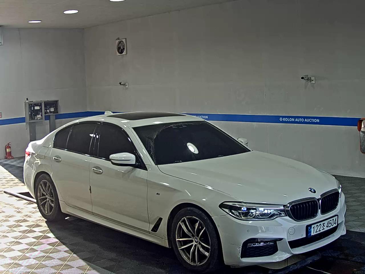 بي إم دبليو 5 Series (7Th Gen) 520D M Sport Pack 2017 SPORT