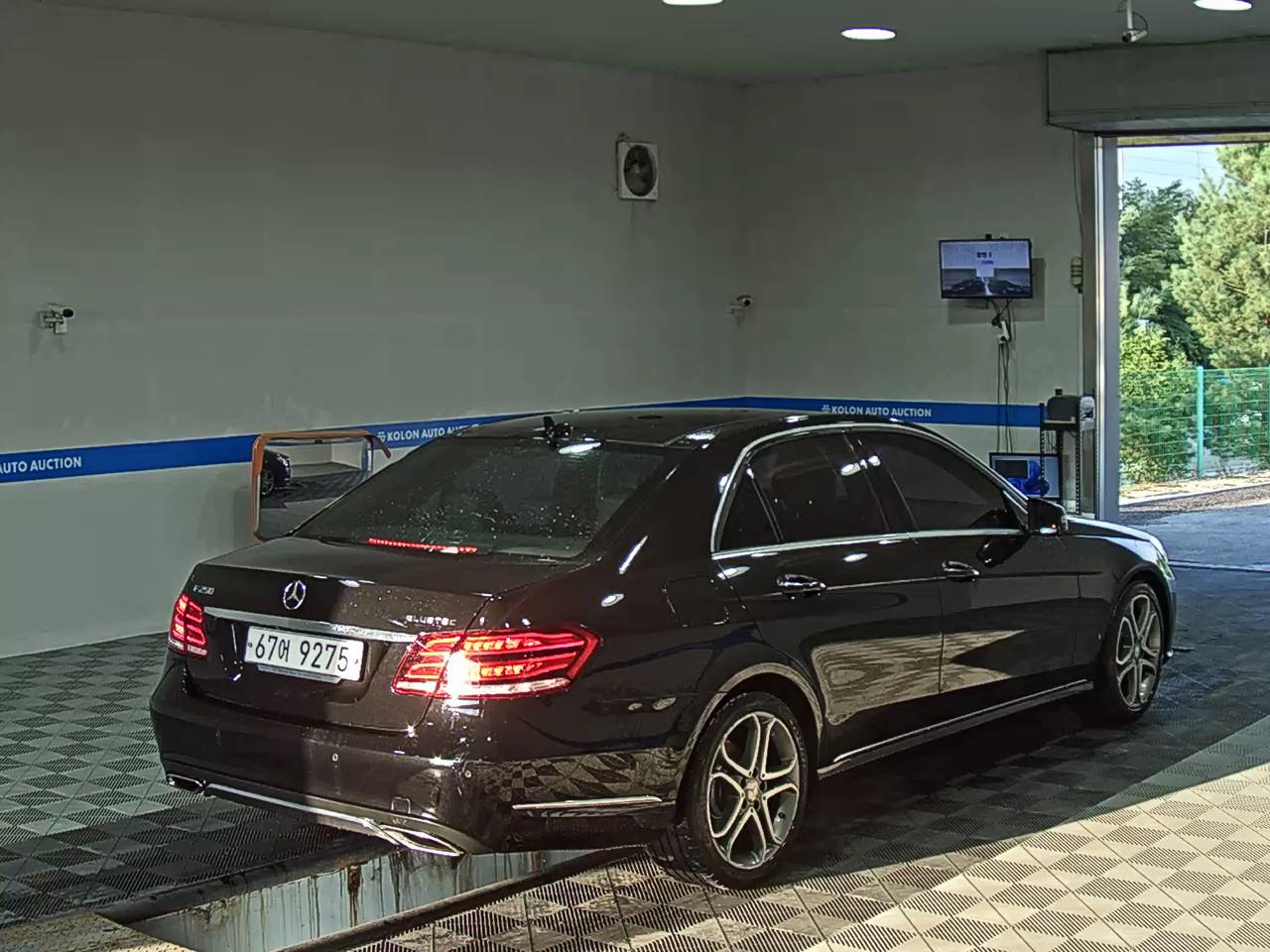 مرسيدس بنز E Class (4Th Gen) E250 Cdi Bluetec فورماتيك Avantgarde 2015 4MATIC