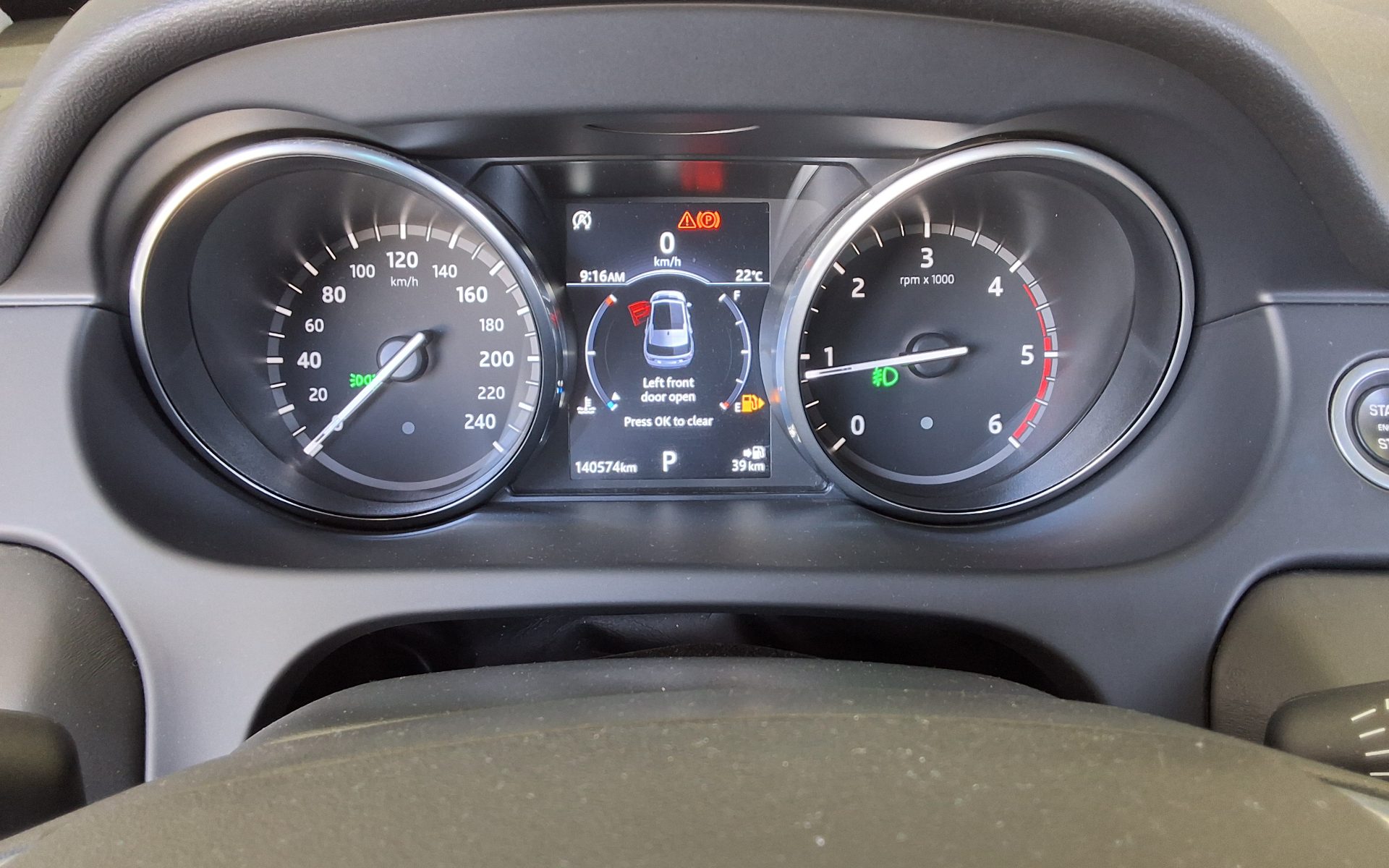 لاند روفر Rover Discovery Sport 2.0 Td4 Hse لكجري 2018 SPORT فاخر