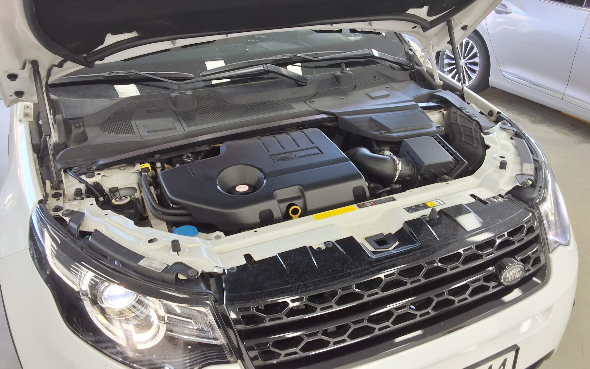 لاند روفر Rover Discovery Sport 2.0 Td4 Hse لكجري 2018 SPORT فاخر
