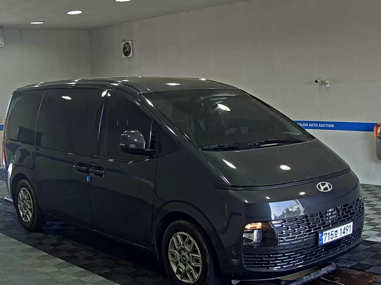 هيونداي ستاريا 2025 MODERN