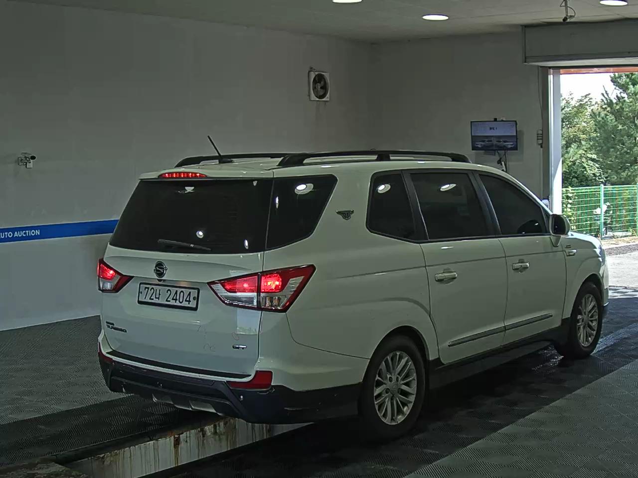 كي جي موبيليتي Mobility (سانج يونج) كوراندو Tourismo 2.0 دفع رباعي 11 Seater GT 2014 GT