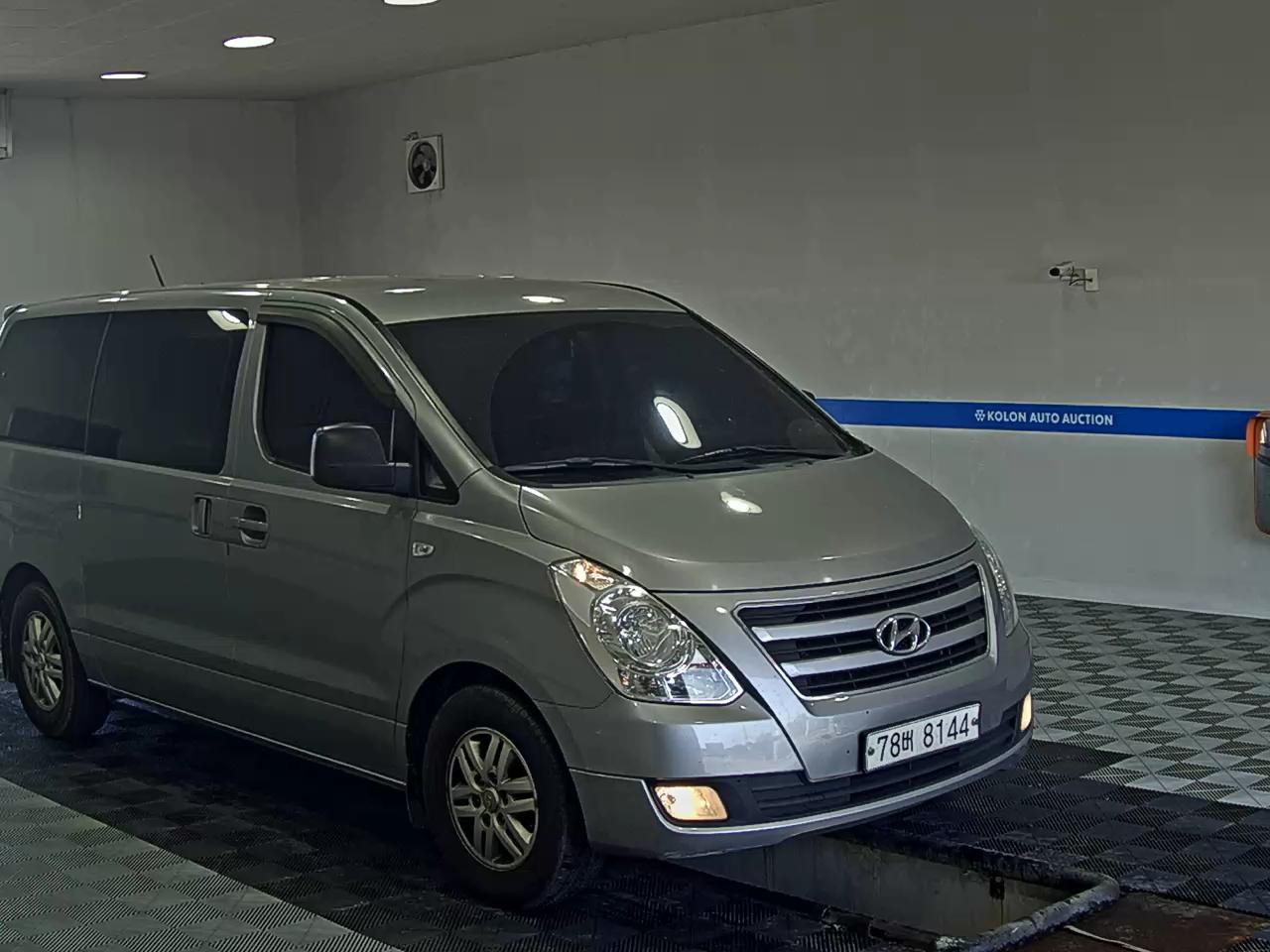 هيونداي جراند ستاركس 11 Seater ديزل مودرن 2018 MODERN