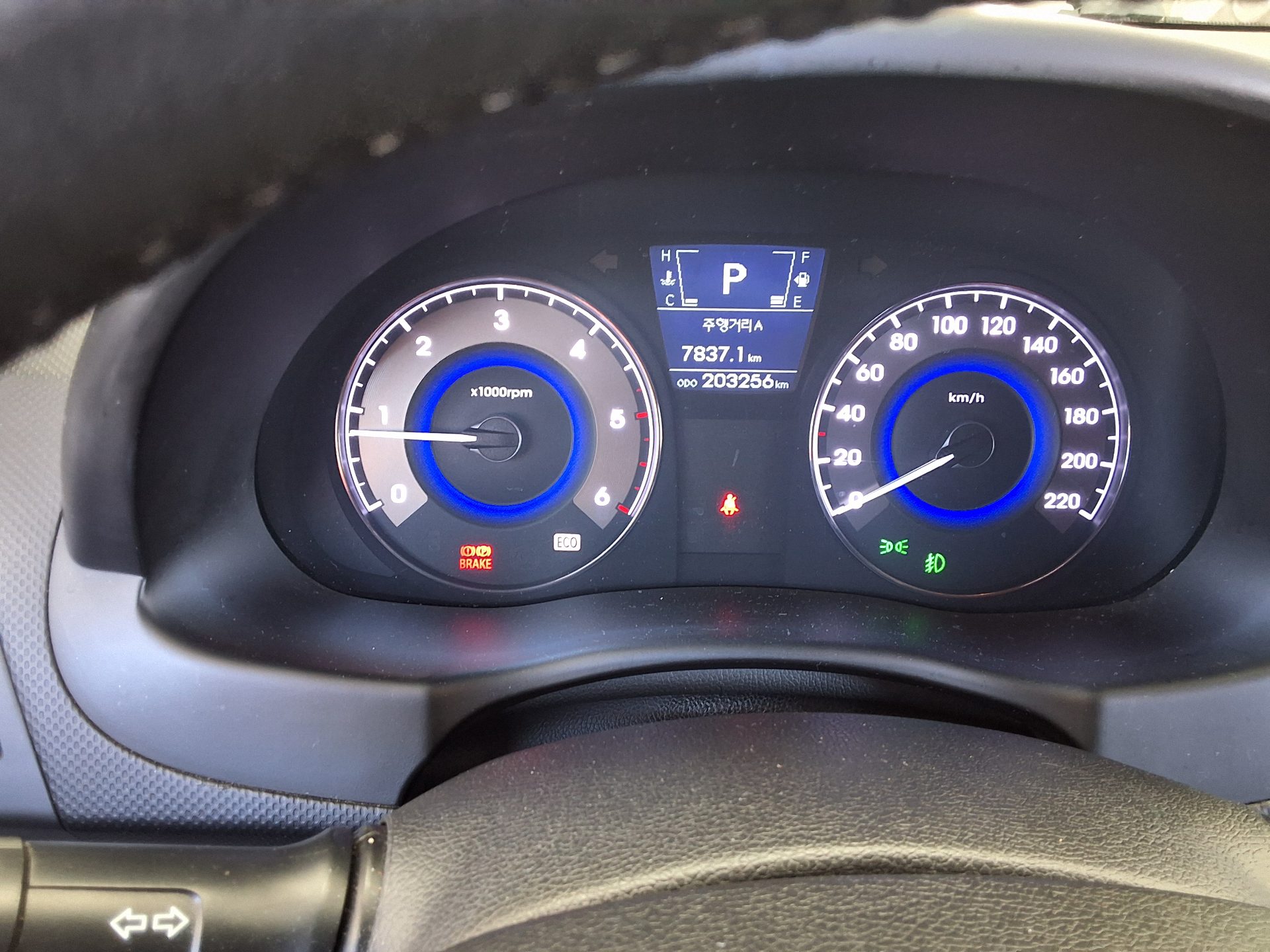 هيونداي جديد أكسنت 1.6 VGT Premier 2012 PREMIER