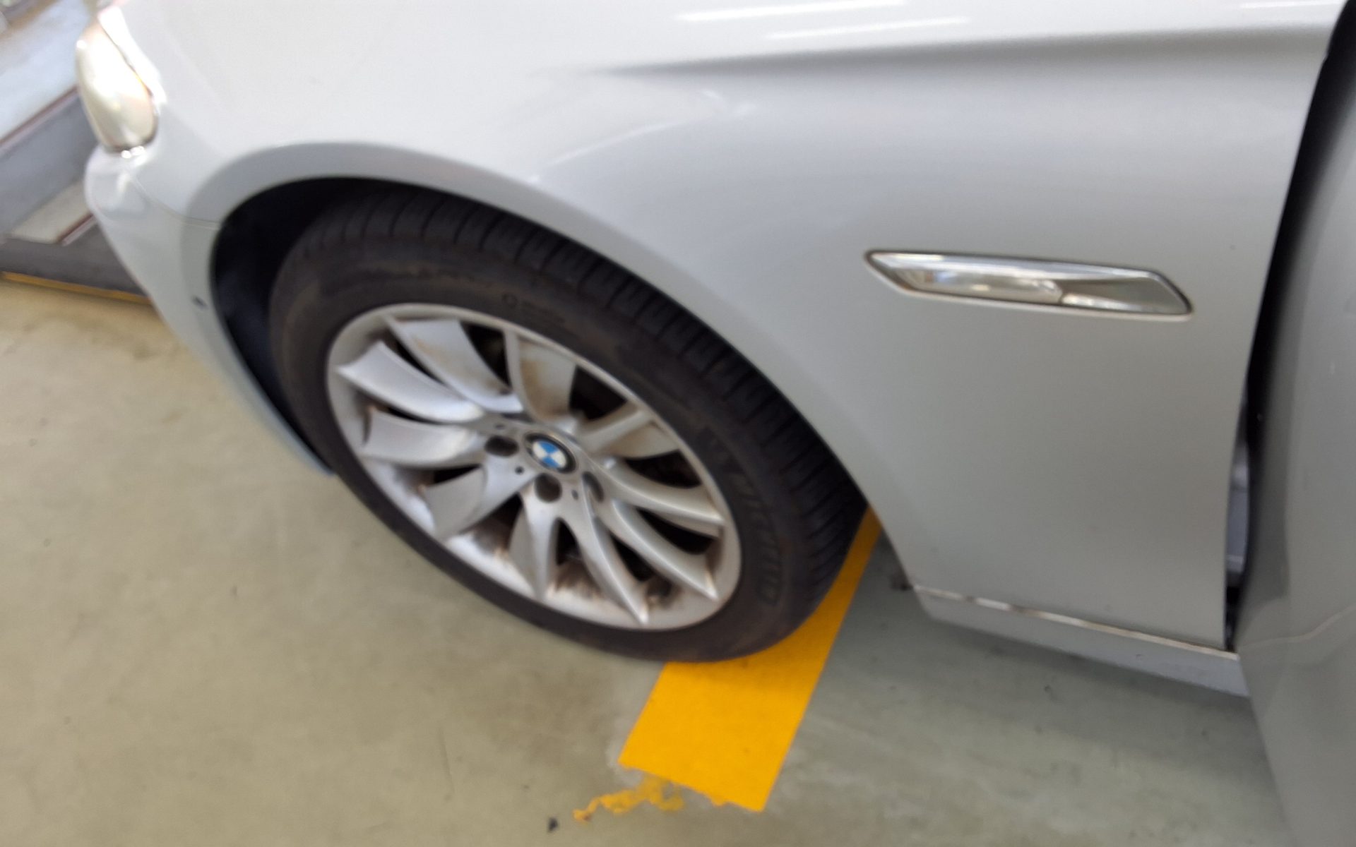 بي إم دبليو 5 Series (6Th Gen) 528I 2013 528i