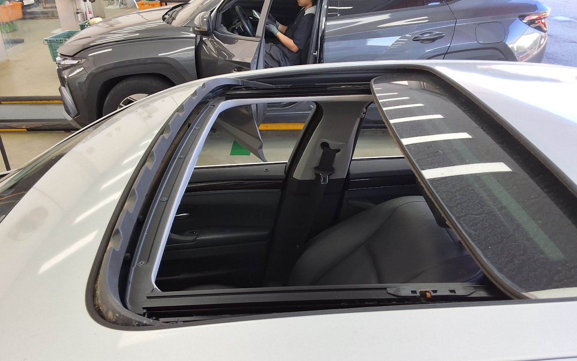 بي إم دبليو 5 Series (6Th Gen) 528I 2013 528i