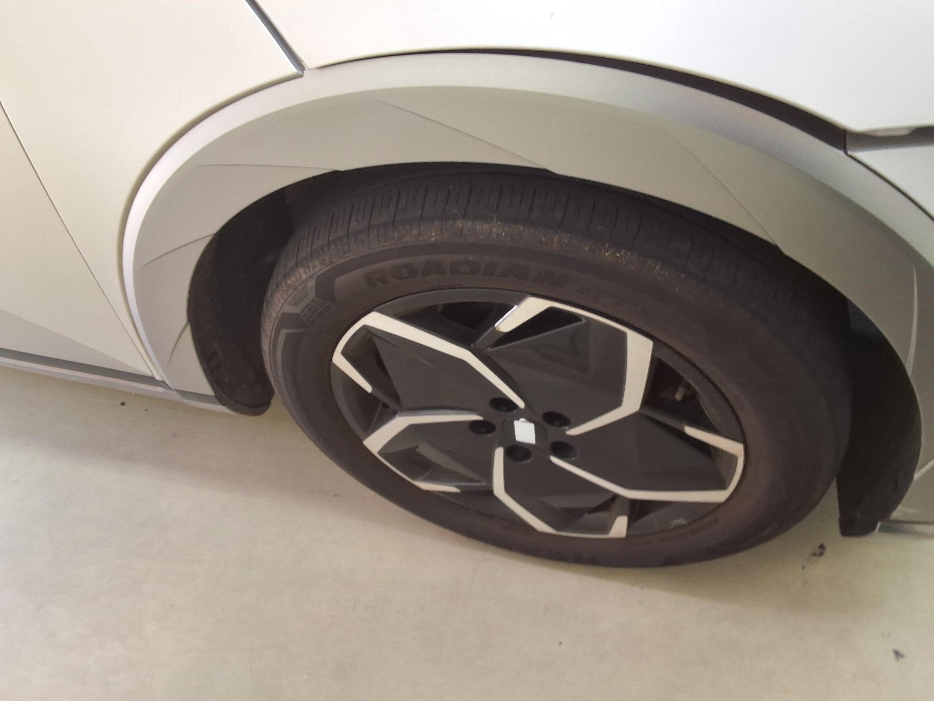 هيونداي أيونيك 2023 EV طويل المدى PRESTIGE