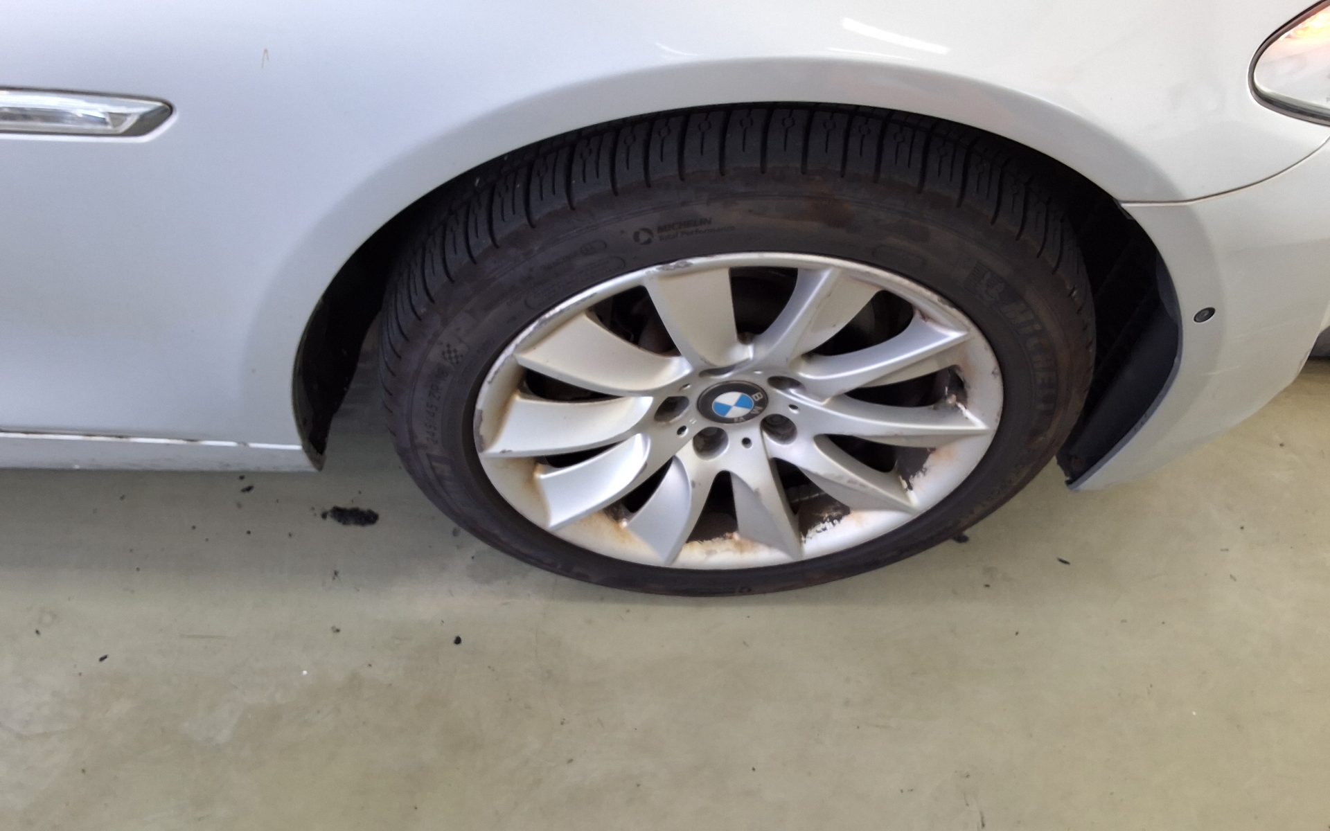 بي إم دبليو 5 Series (6Th Gen) 528I 2013 528i