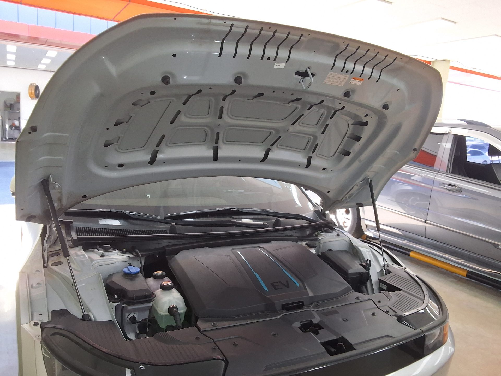 هيونداي أيونيك 2023 EV طويل المدى PRESTIGE
