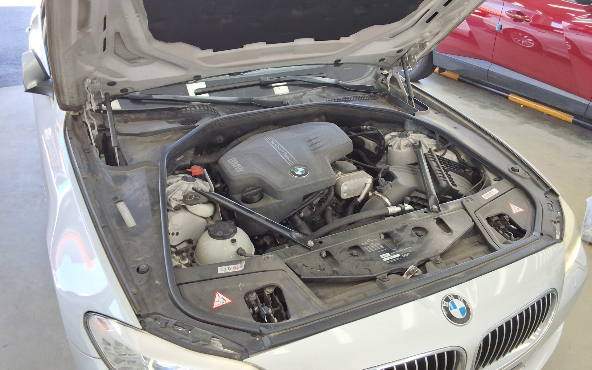بي إم دبليو 5 Series (6Th Gen) 528I 2013 528i