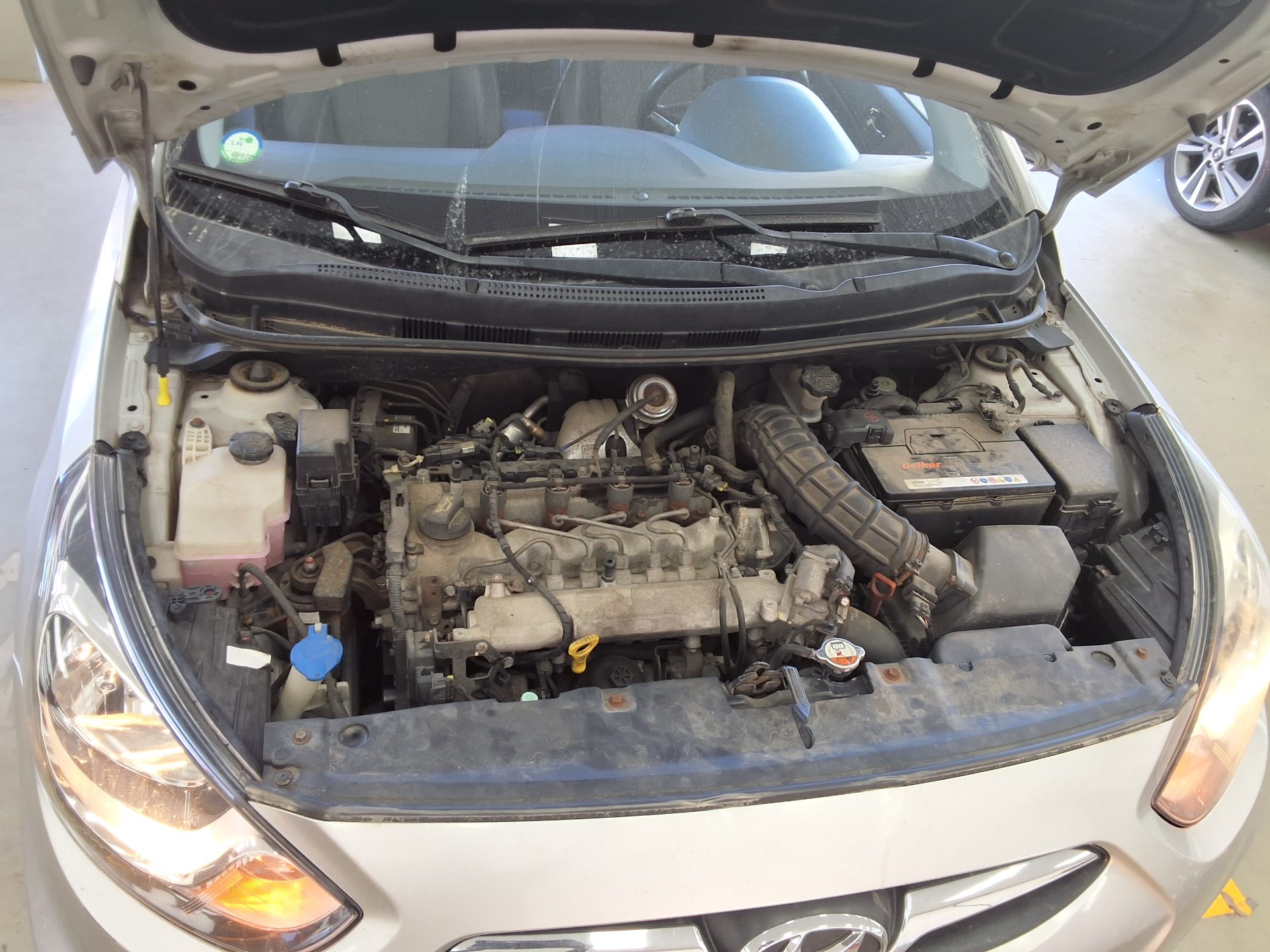 هيونداي جديد أكسنت 1.6 VGT Premier 2012 PREMIER