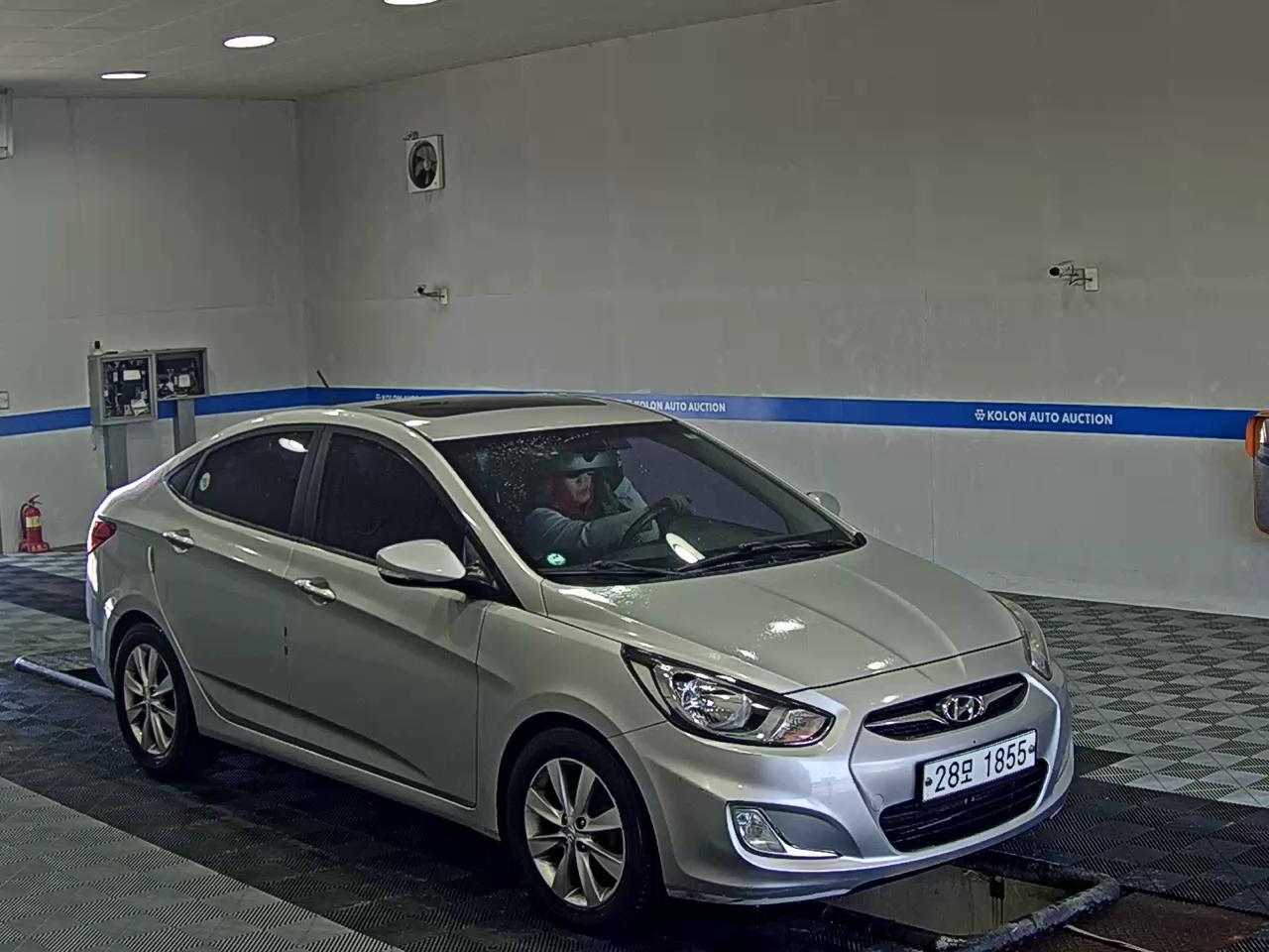 هيونداي جديد أكسنت 1.6 VGT Premier 2012 PREMIER