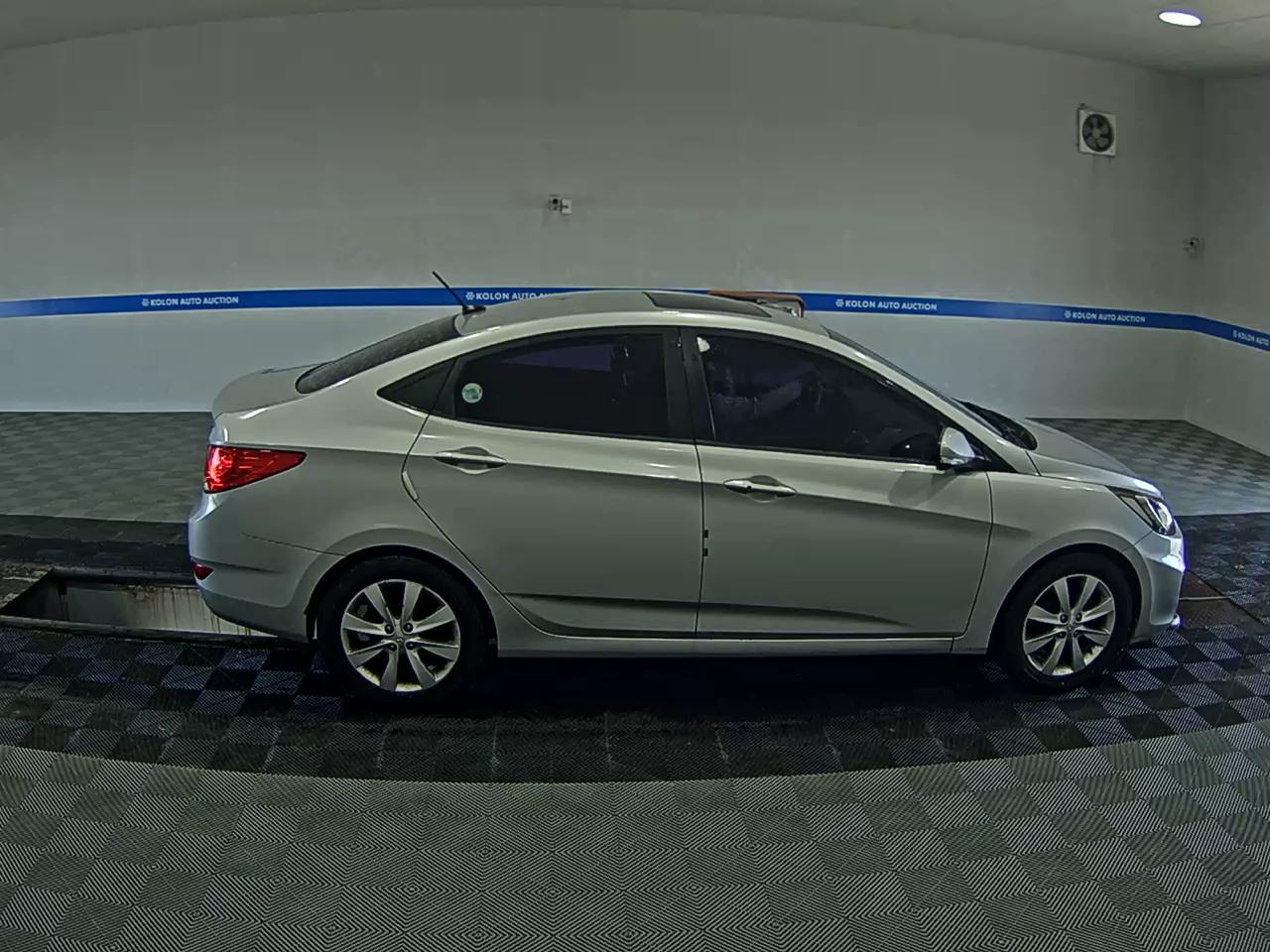 هيونداي جديد أكسنت 1.6 VGT Premier 2012 PREMIER