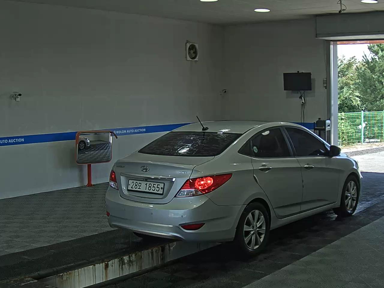 هيونداي جديد أكسنت 1.6 VGT Premier 2012 PREMIER
