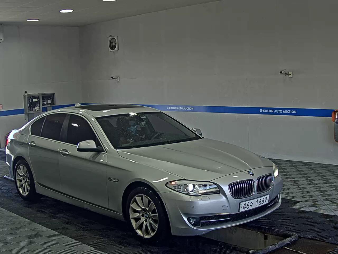 بي إم دبليو 5 Series (6Th Gen) 528I 2013 528i