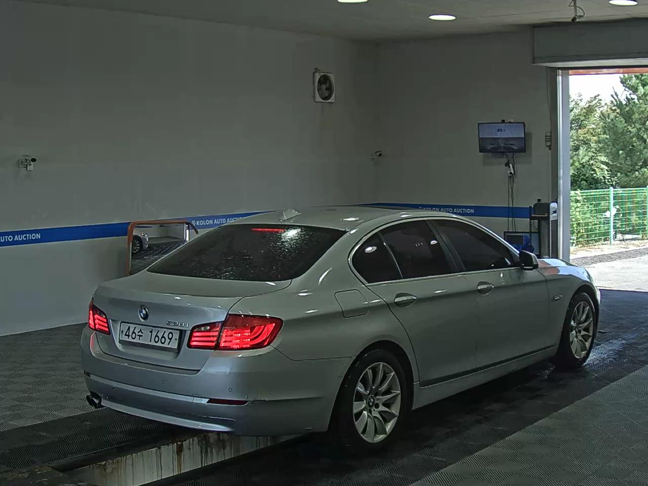 بي إم دبليو 5 Series (6Th Gen) 528I 2013 528i