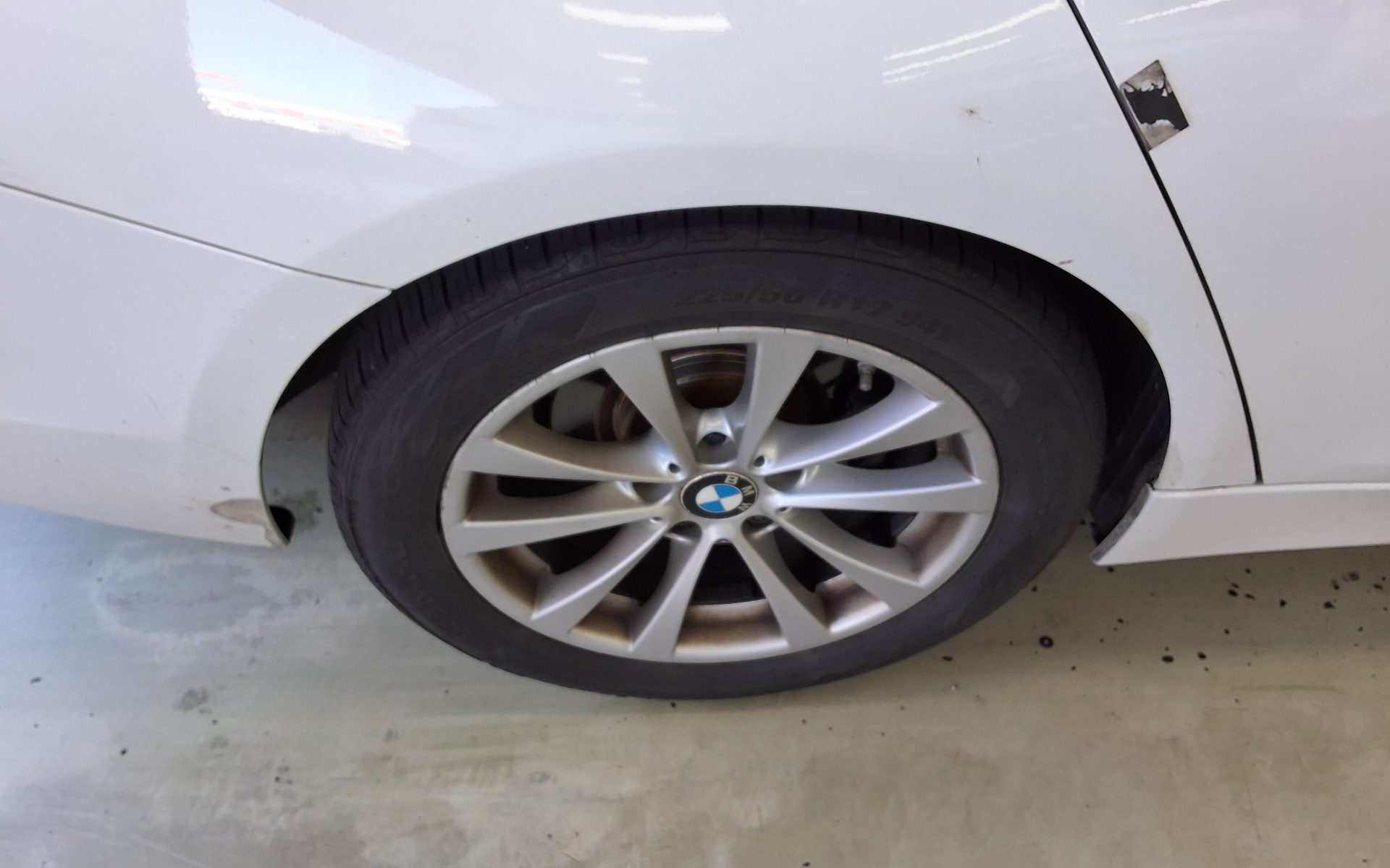 بي إم دبليو 3 Series (6Th Gen) 320D 2017 320d