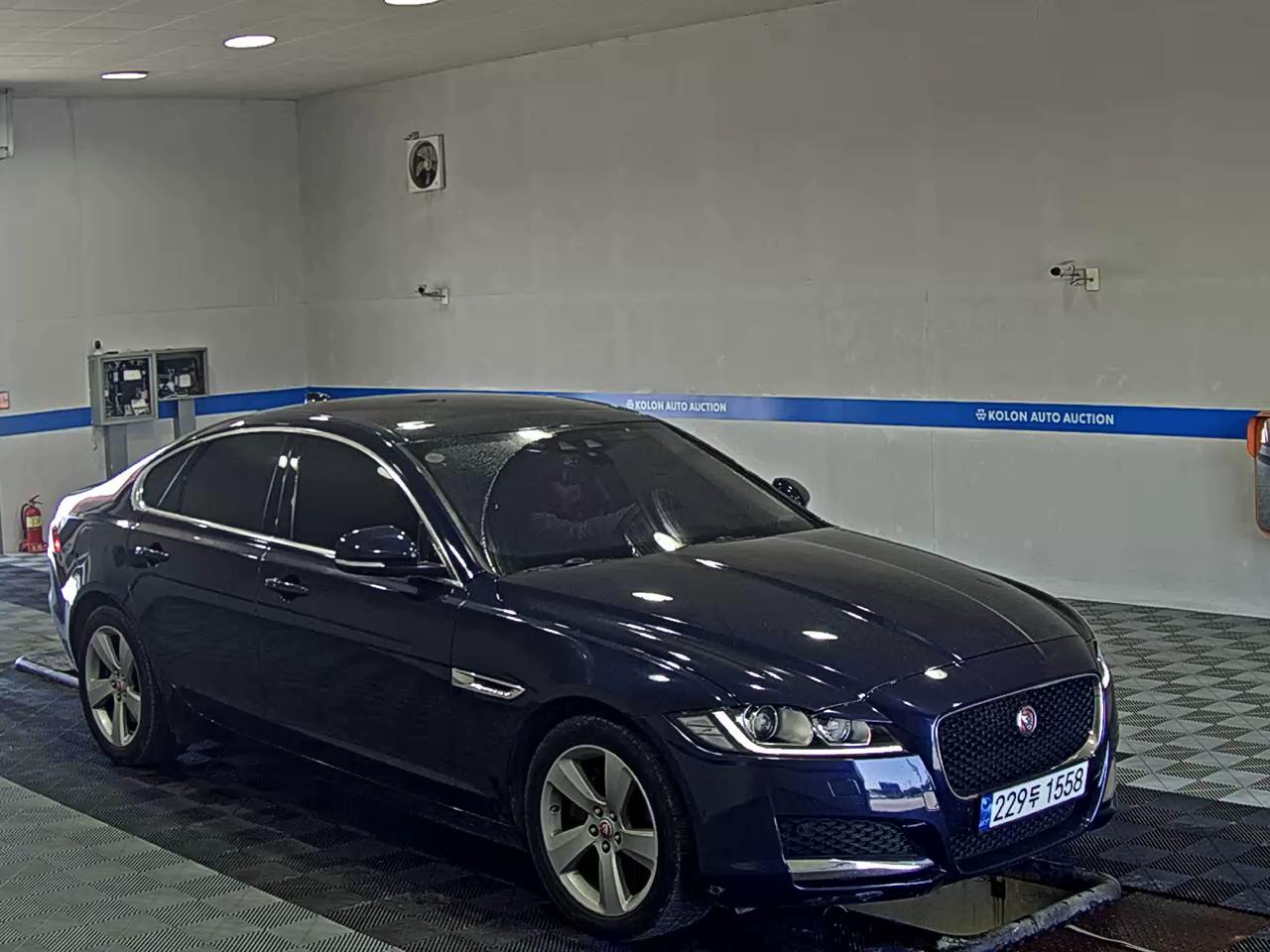 جاكوار Xf (2Nd Gen) 2.0 20D بريستيج 2018 PRESTIGE