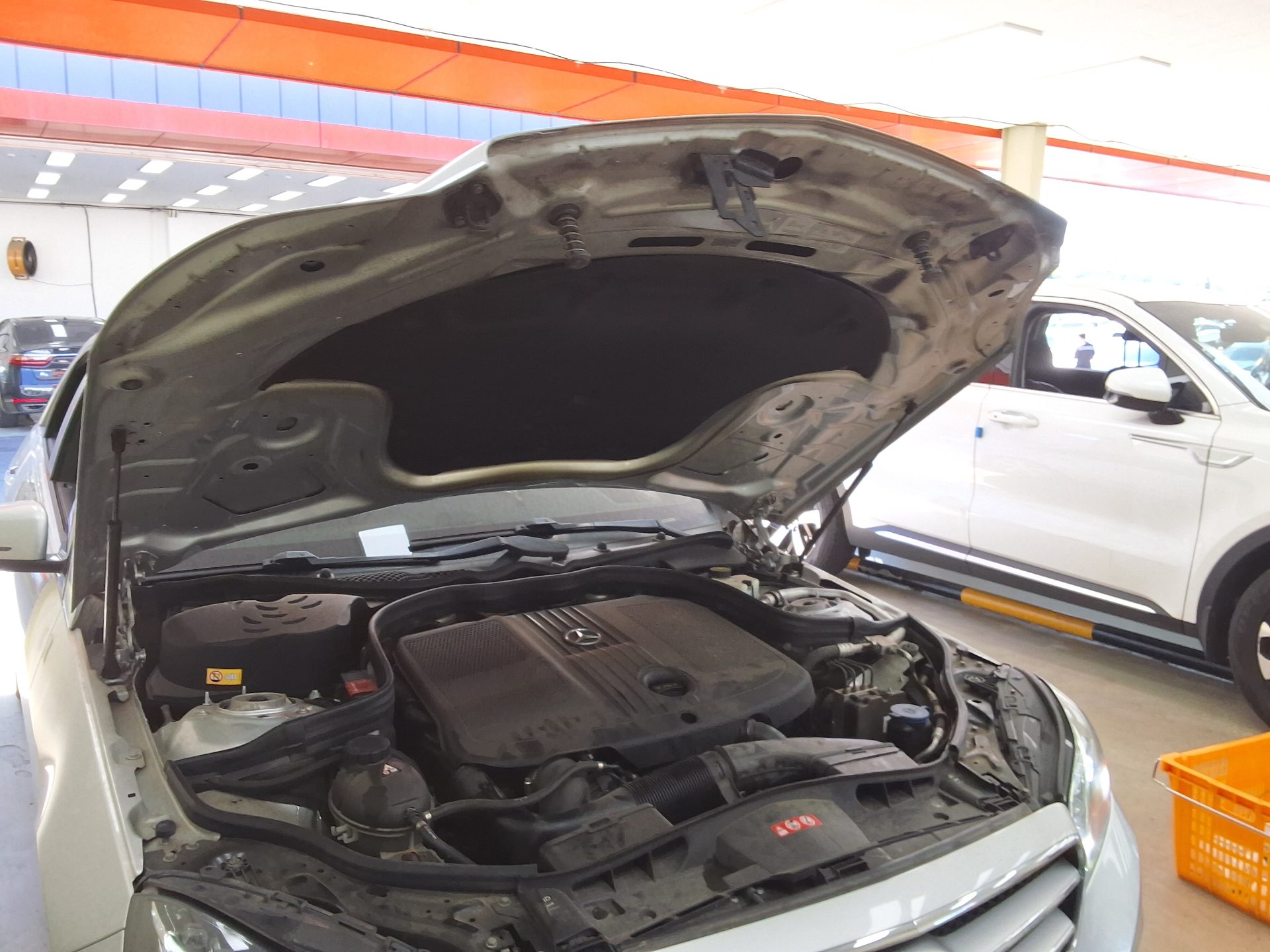 مرسيدس بنز E Class (4Th Gen) E250 Cdi فورماتيك 2014 4MATIC
