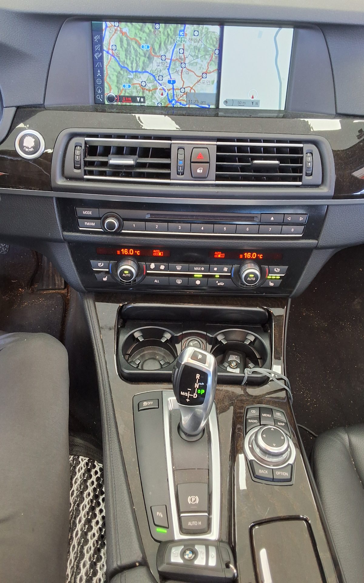 بي إم دبليو 5 Series (6Th Gen) 528I 2010 528i