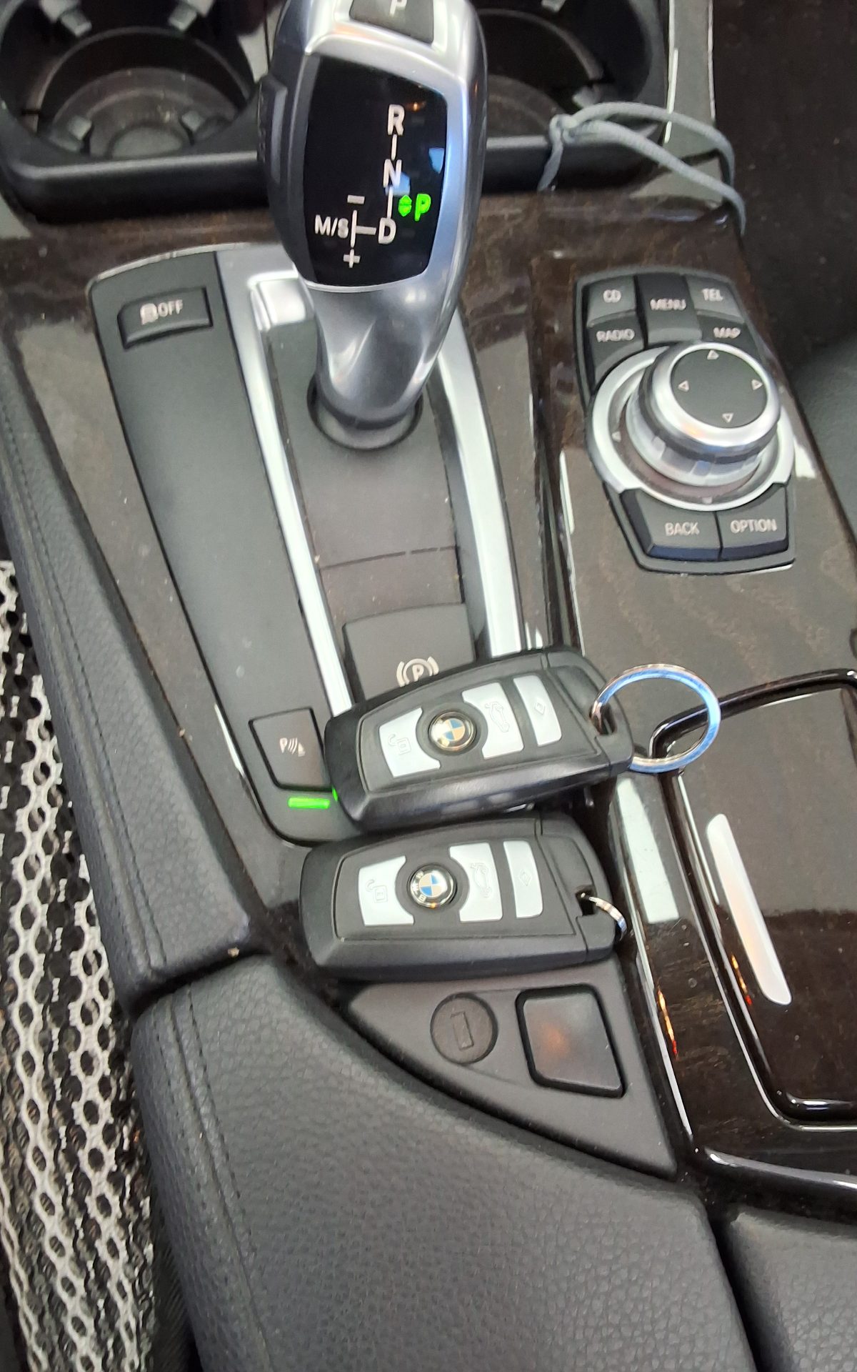 بي إم دبليو 5 Series (6Th Gen) 528I 2010 528i
