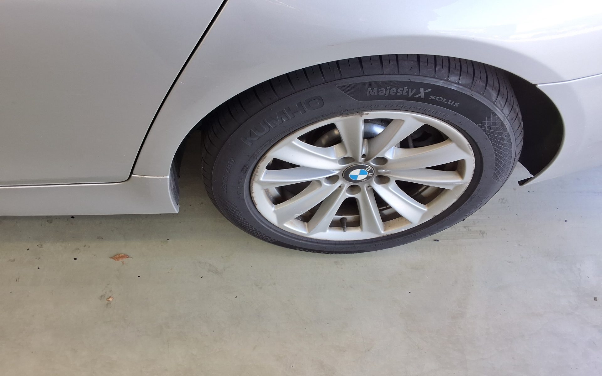 بي إم دبليو 5 Series (6Th Gen) 528I 2010 528i