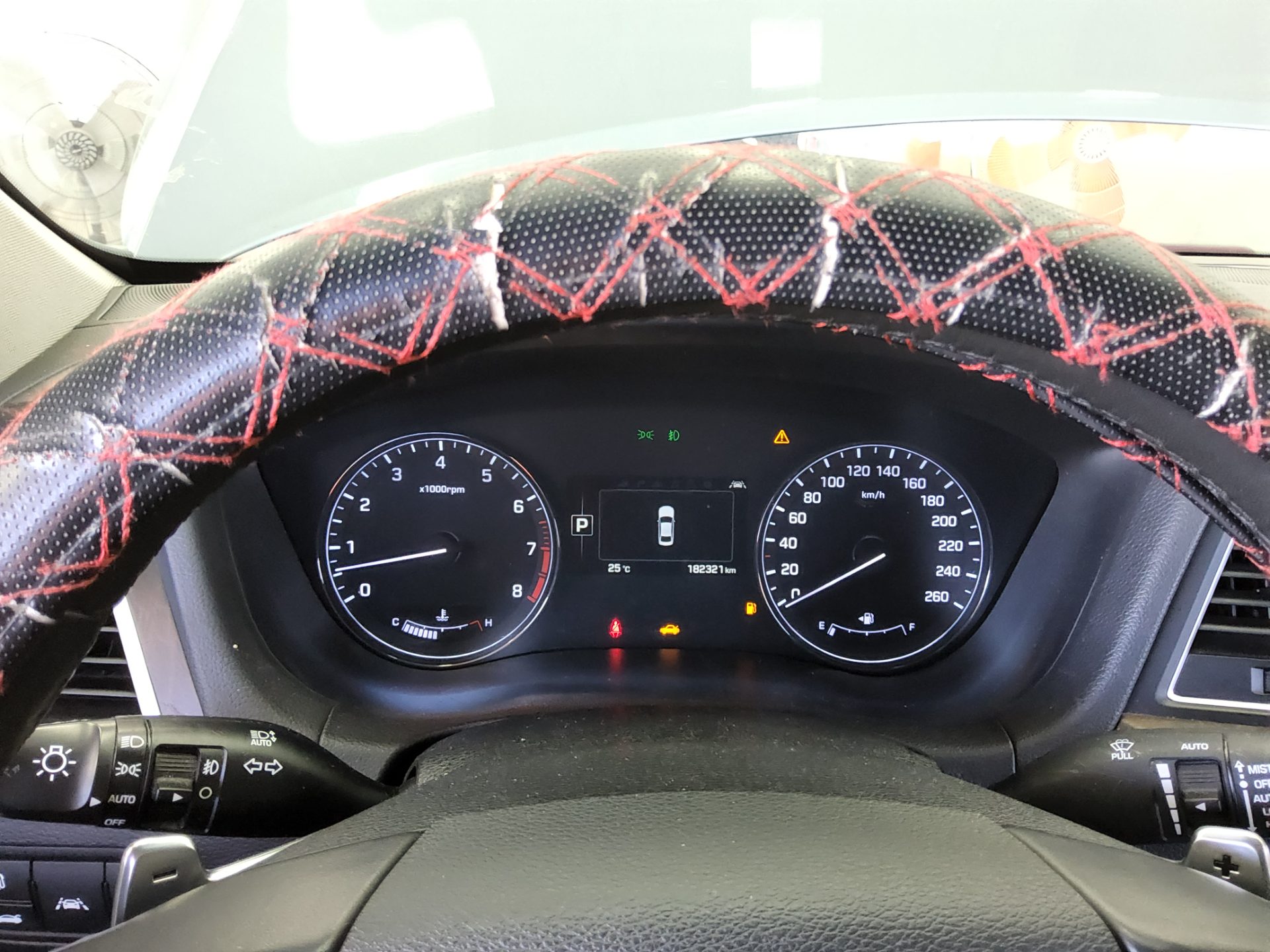 هيونداي جينيسيس Dh G330 دفع كلي بريميوم 2015 دفع رباعي بريميوم