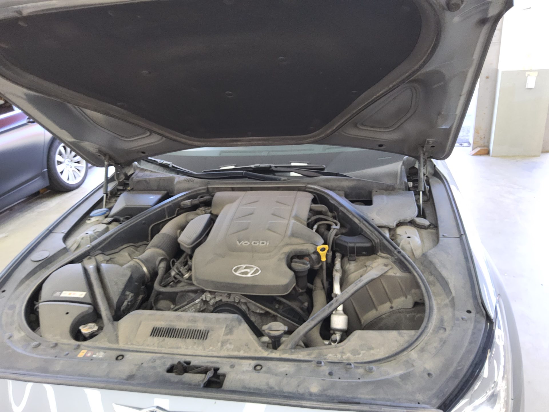 هيونداي جينيسيس Dh G330 دفع كلي بريميوم 2015 دفع رباعي بريميوم