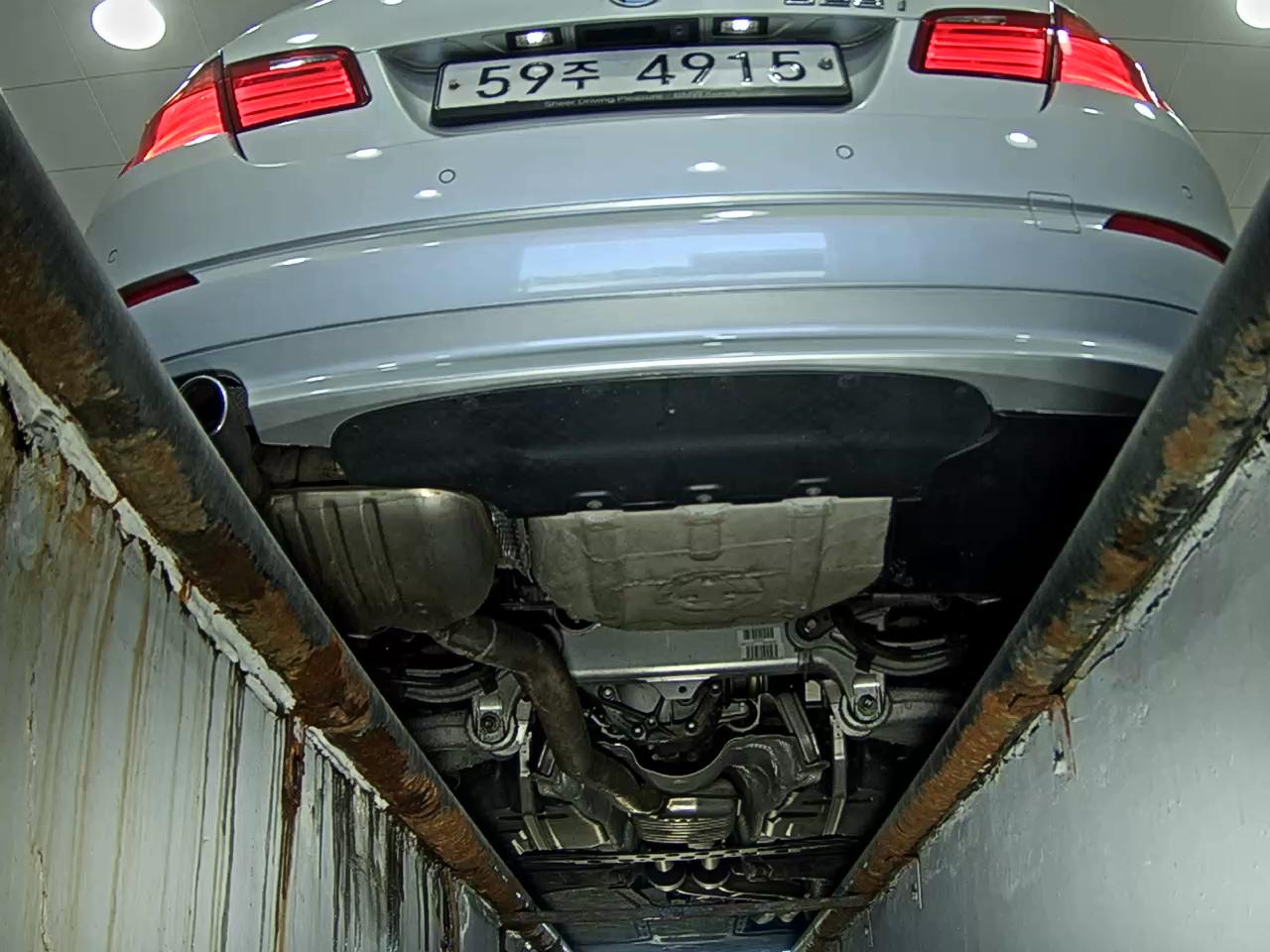 بي إم دبليو 5 Series (6Th Gen) 528I 2010 528i