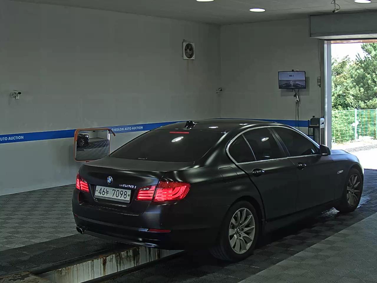 بي إم دبليو 5 Series (6Th Gen) 528I 2013 528i