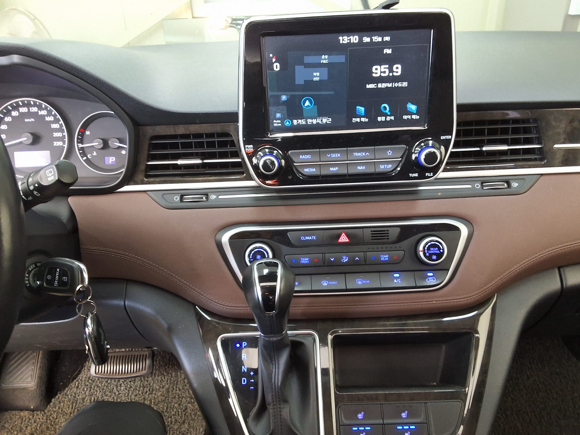 هيونداي الجديد جراند ستاركس 9 Seater ديزل إكسكلوسيف 2019 إكسكلوسيف