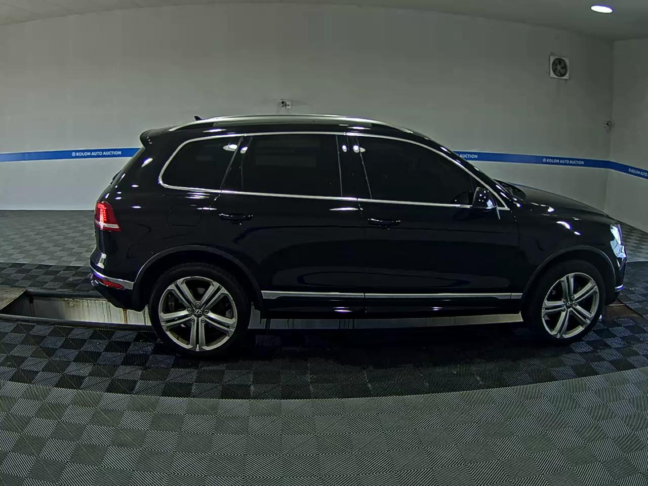 فولكس فاجن الجديد طوارق (2Nd Gen F 2016 LINE