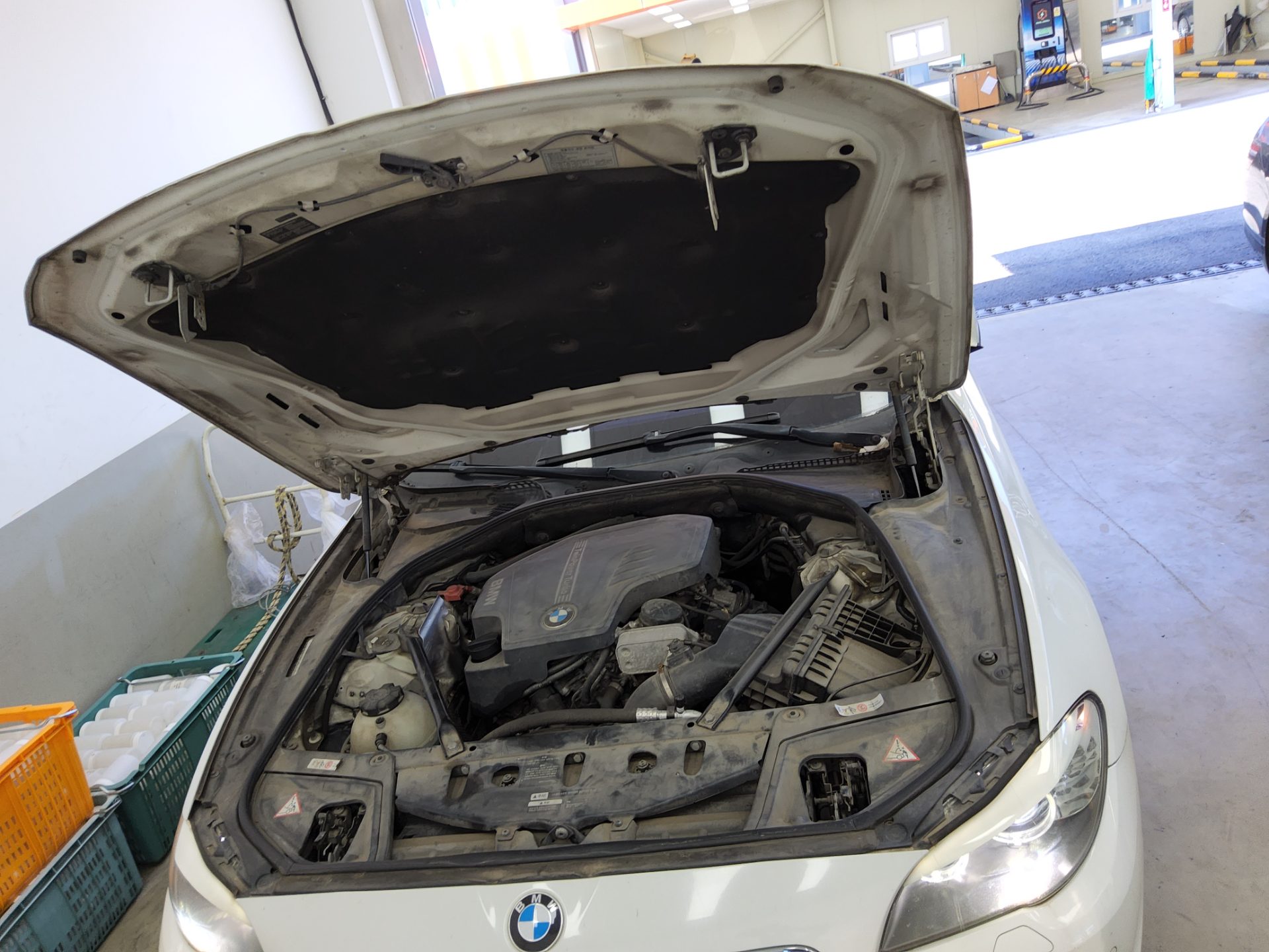 بي إم دبليو 5 Series (6Th Gen) 528I إكس درايف 2013 528i