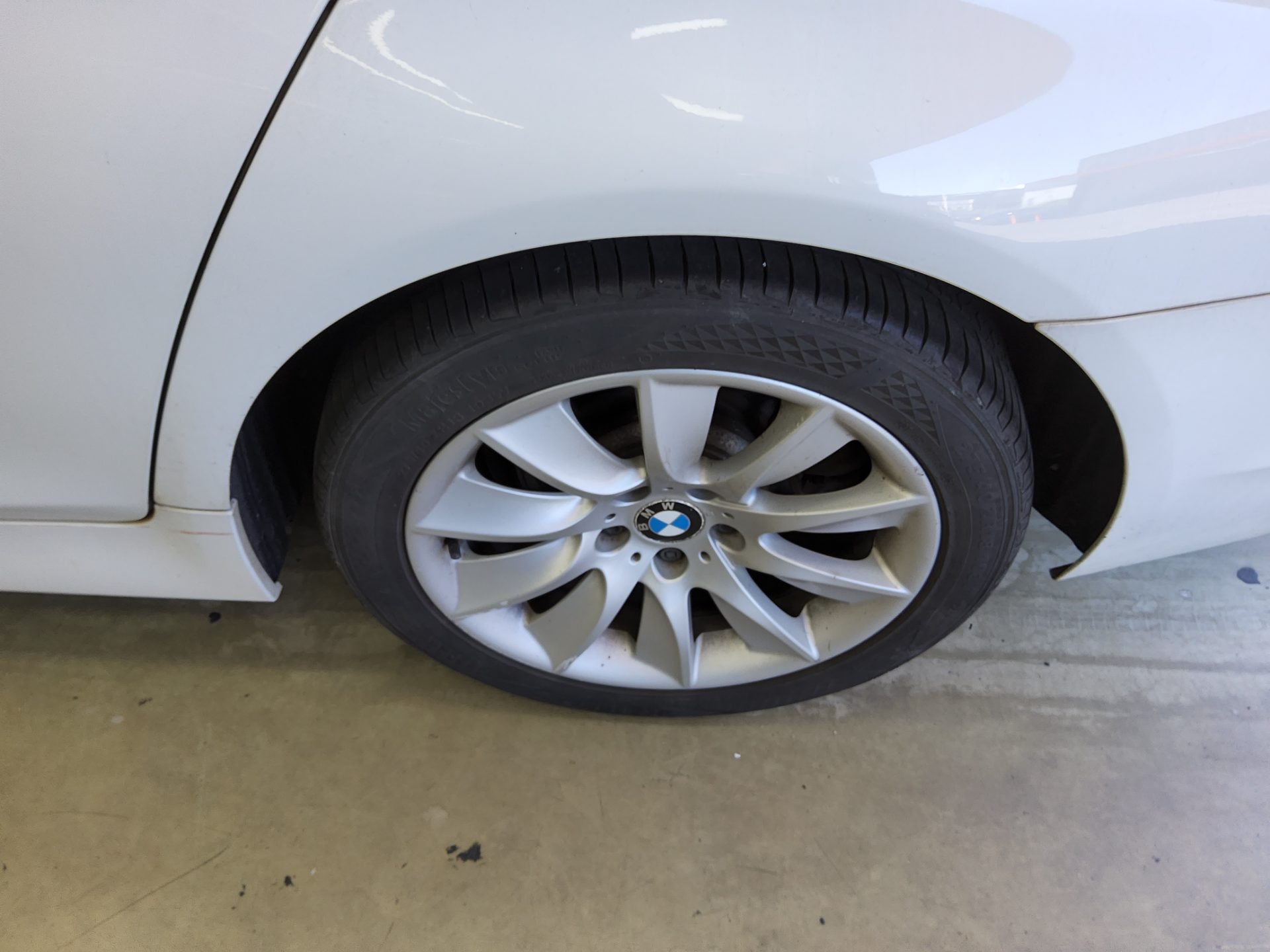 بي إم دبليو 5 Series (6Th Gen) 528I إكس درايف 2013 528i