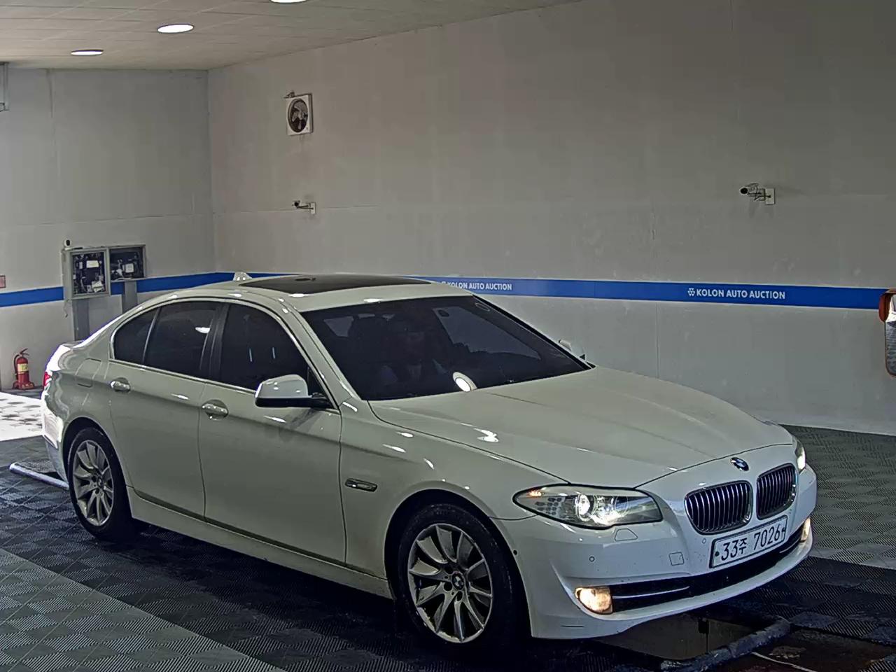 بي إم دبليو 5 Series (6Th Gen) 528I إكس درايف 2013 528i