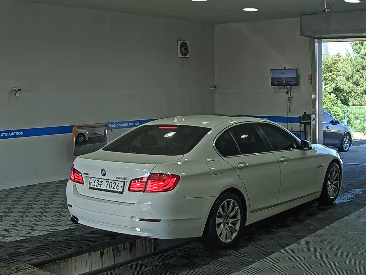 بي إم دبليو 5 Series (6Th Gen) 528I إكس درايف 2013 528i