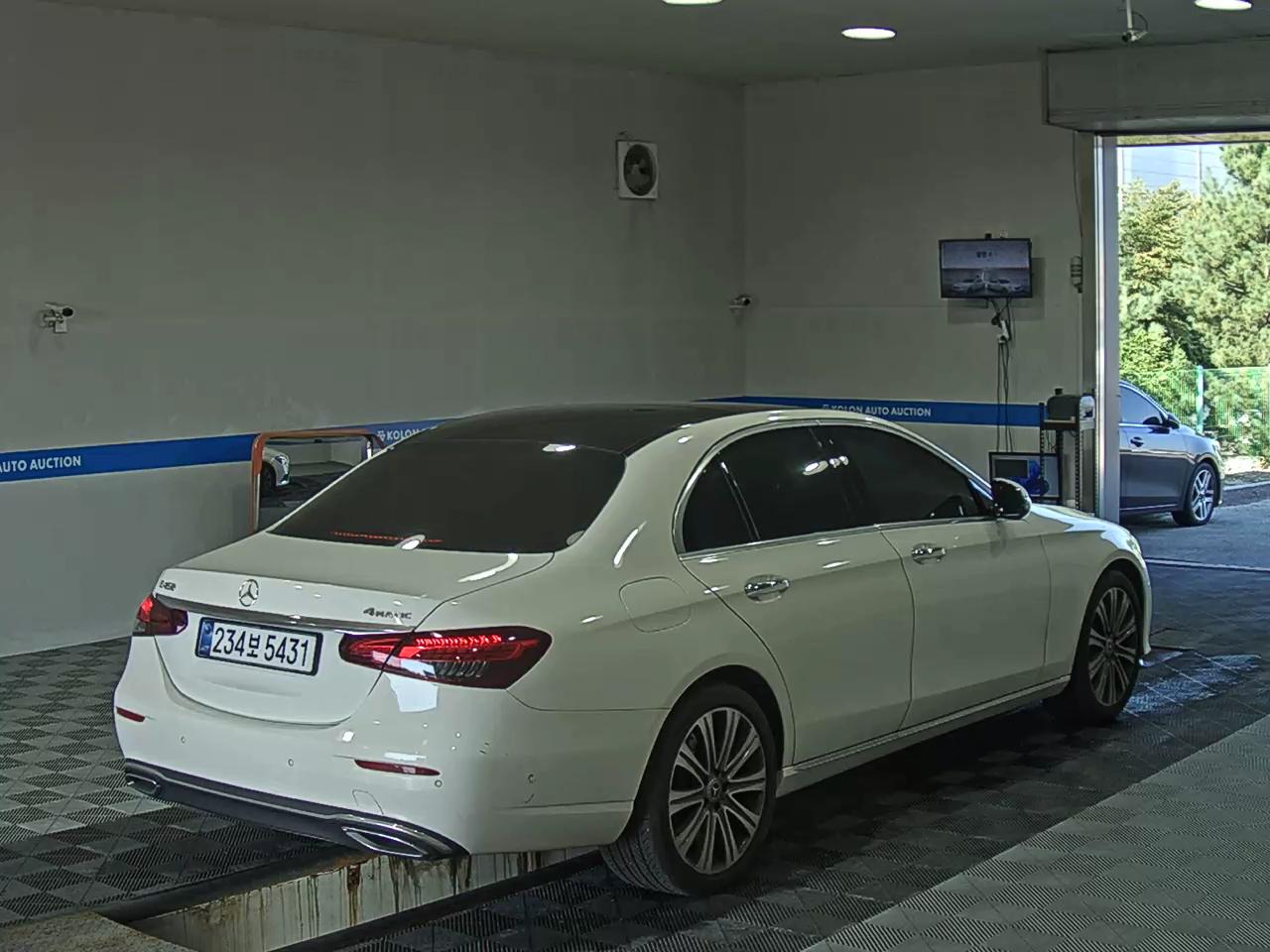 مرسيدس بنز E Class (5Th Gen) E450 فورماتيك إكسكلوسيف 2022 4MATIC إكسكلوسيف