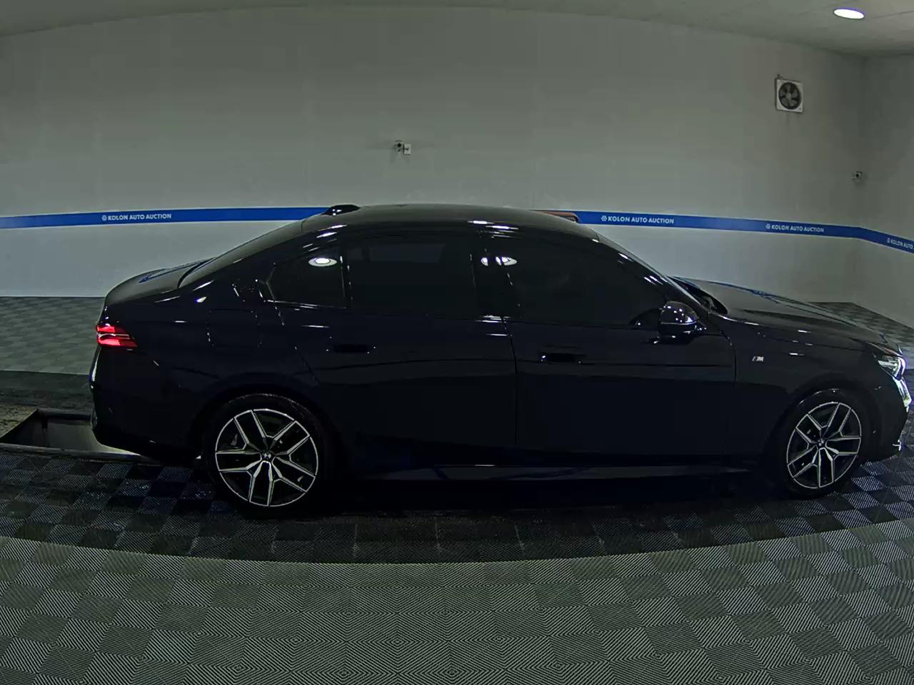 بي إم دبليو 5 Series 2025 SPORT