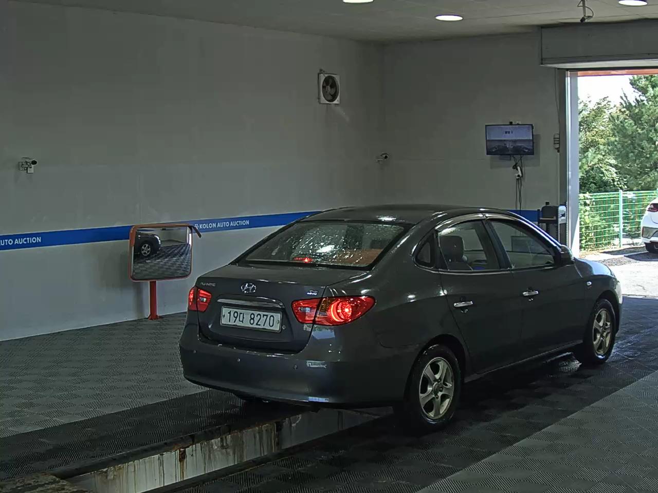 هيونداي أفانتي 2009 فاخر