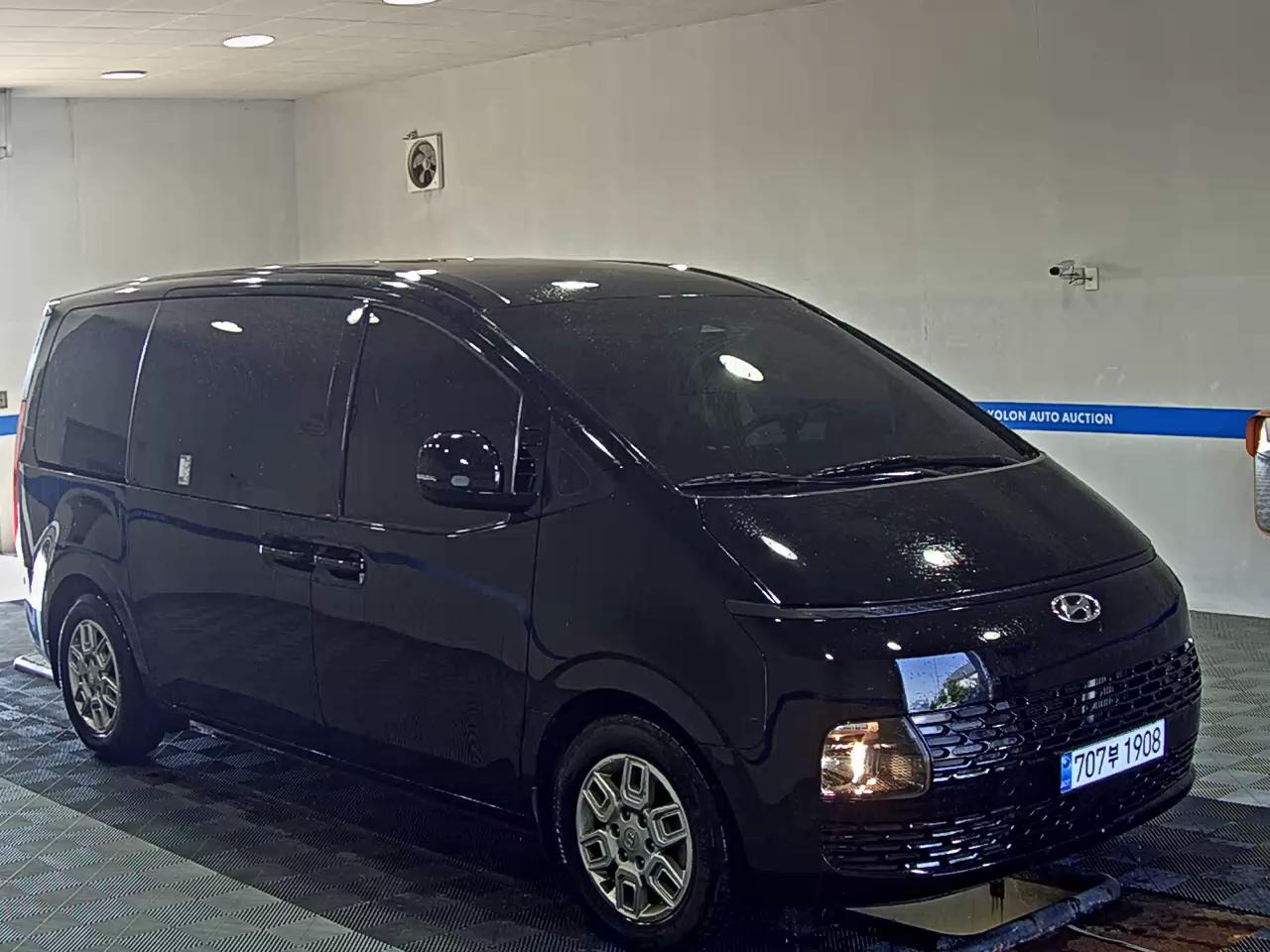هيونداي ستاريا 2022 MODERN