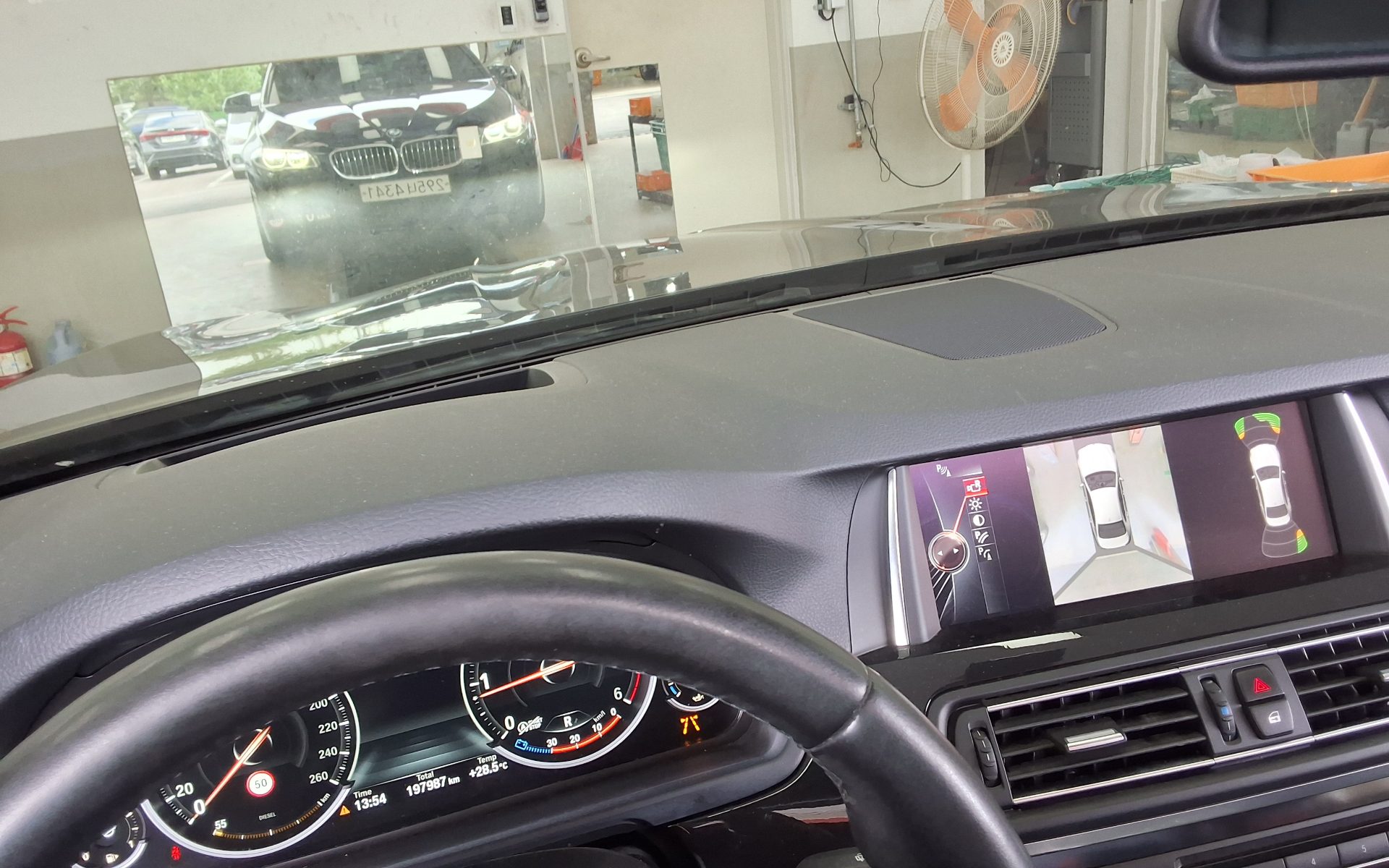 بي إم دبليو 5 Series (6Th Gen) 520D M Aerodynamic Pro 2016 520d