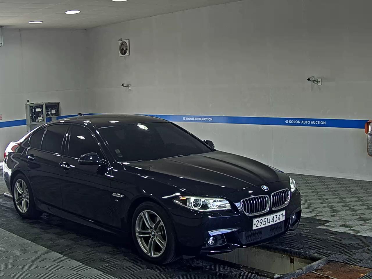 بي إم دبليو 5 Series (6Th Gen) 520D M Aerodynamic Pro 2016 520d